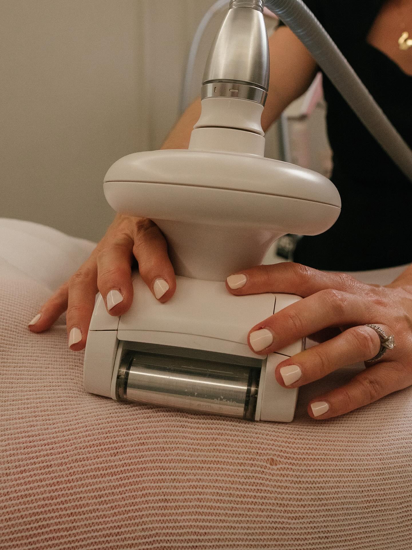 ✨ Free Consultations for LPG Endermologie ✨
Curious about LPG Endermologie? Book your complimentary consultation today and discover how this advanced, non-invasive treatment can help you achieve your goals.
What is LPG Endermologie?
LPG Endermologie is a French, FDA-cleared technology that uses gentle mechanical stimulation to naturally reactivate skin and body functions. It can help with:
• Smoothing cellulite and firming the skin
• Improving circulation and lymphatic drainage
• Supporting natural fat release and body contouring
• Boosting collagen and elastin for a youthful, toned look
• Relaxing muscles and easing tension
It’s 100% non-invasive, relaxing, and personalized to your needs.
📅 Book your free consultation today and find out if LPG Endermologie is right for you!