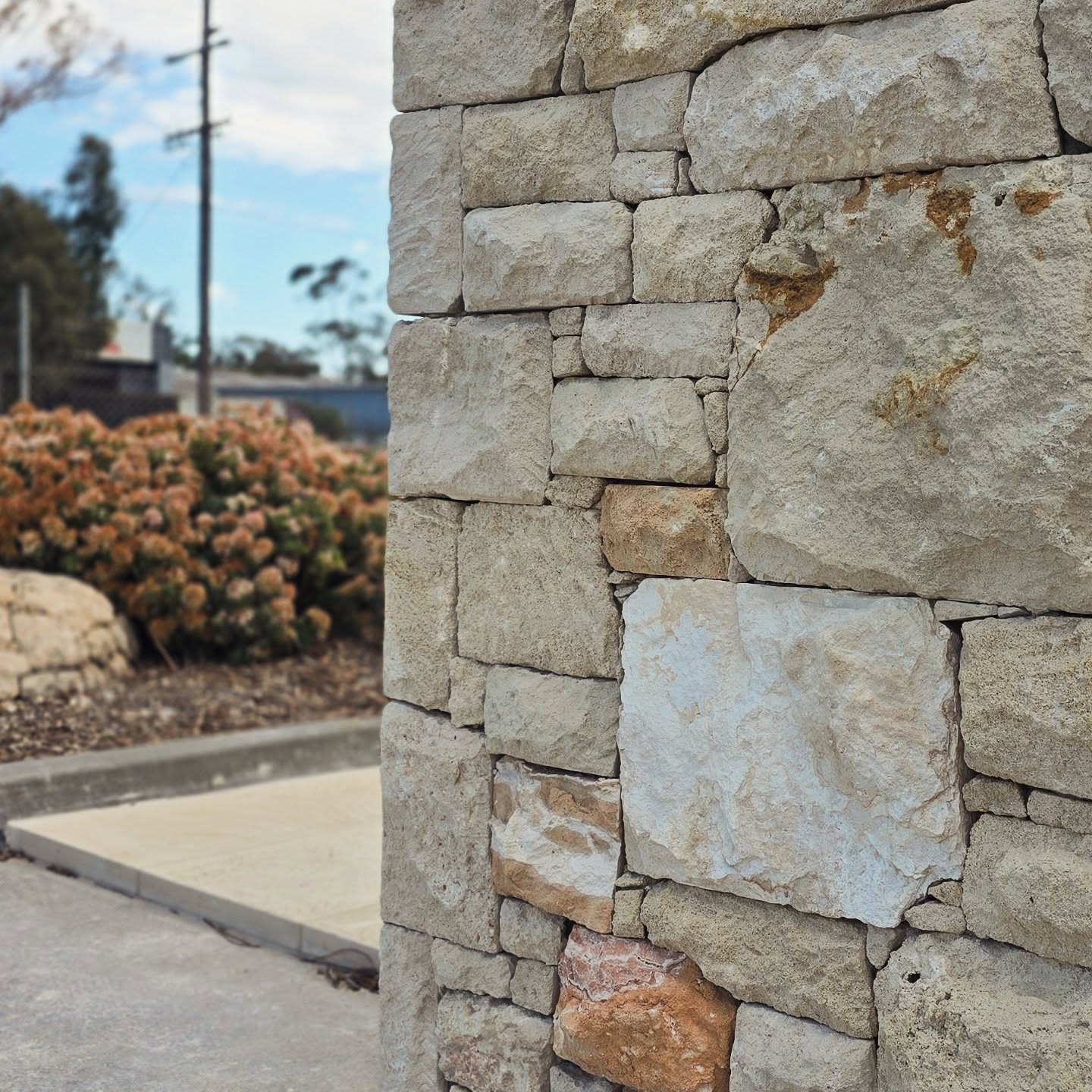 next LVL
Oyster Freestone
Old school spall stone wall.
So
so
good.