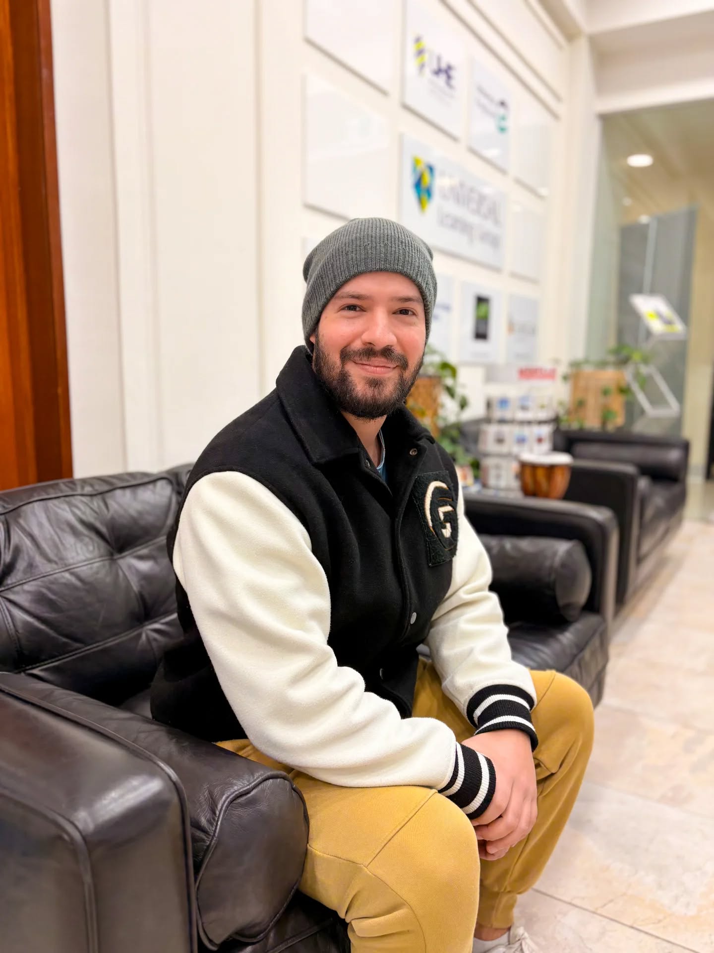 Did you know you can continue your studies at Universal Higher Education directly from Universal English through our Pathway program? 🤔🎓
Jose (Colombia), currently studying for his Master of Information Technology (MIT), shares his story about continuing his studies with us:
"My experience at Universal English was truly rewarding and essential for my transition into the Master’s program at Universal Higher Education. The teachers were highly supportive and genuinely cared about our development, creating a positive and engaging learning environment. Thanks to their guidance, I was able to strengthen my English skills, especially in academic writing and communication, which gave me the confidence and preparation I needed to begin my postgraduate studies successfully."
Ready to take the next step in your academic journey? Get in touch with us today to learn more! ✍️
#StudentExperience #PathwayProgram #UniversalEnglish #MasterOfInformationTechnology #HigherEducation #AcademicJourney #StudentJourney #UniversalHigherEducation #Melbourne #Australia
