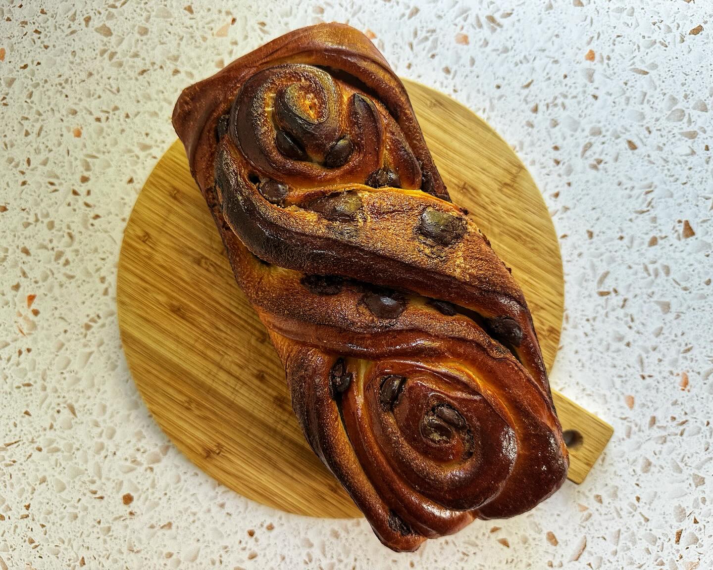 Golden on the outside, soft and cloud-like on the inside ✨
This chocolate brioche is one of my favorites to bake — every swirl tells its own story of buttery dough and melting chocolate. Pure comfort in every bite 💛
Perfect for breakfast, brunch, or simply whenever you need a little sweetness in your day… and soon you’ll be able to enjoy it fresh from my kitchen to your home 🚚
Stay tuned for opening day — local delivery coming very soon!
#lapetitebrioche #chocolatebrioche #frenchbakery #microbakery #fromscratch #bakedwithlove #smallbatchbaking #artisanbread