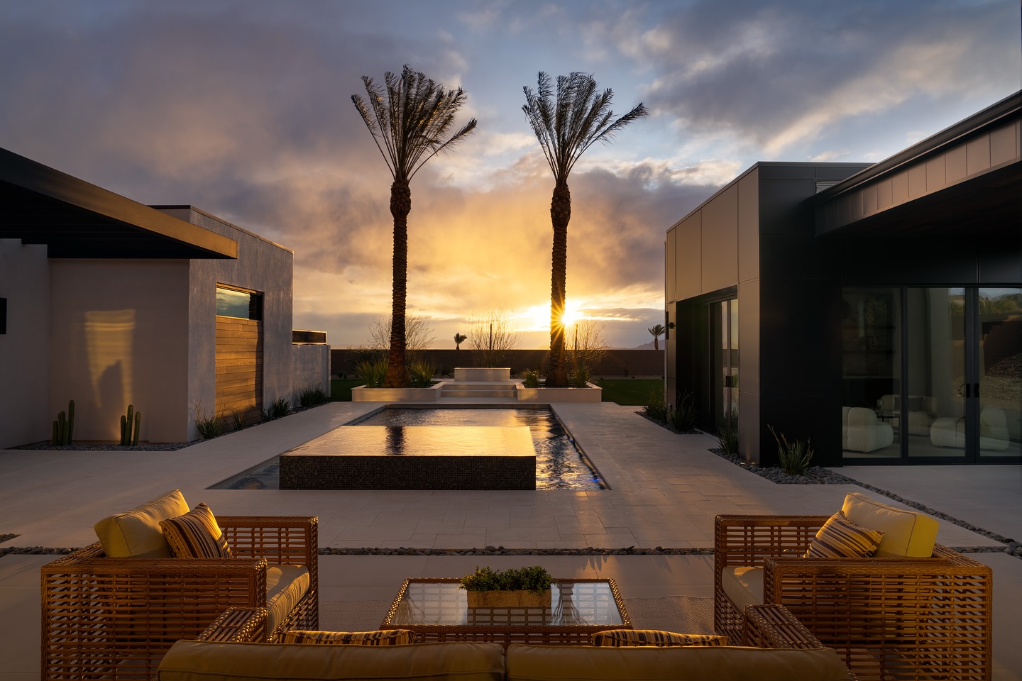 Summertime at The Box Plan ☀️#TheEstatesatLoneMountain
From our latest one-acre custom estate #sold
#lasvegasnevada #lasvegas #lasvegashomes #lasvegashomesforsale #lasvegasrealestate #luxuryhomes #luxuryliving #luxurylifestyle #entertainersdream #luxurylistinglasvegas