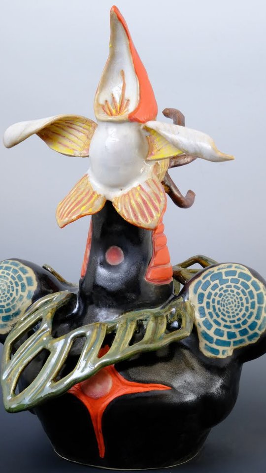 Inspired by the lush rainforest ecology, celebrating the moments when insects and orchids pollinate high in the canopy.
Bug Bloom, Convergence
Lush collection, ceramic
13" H x 9" W x 7" D
On view @clegarden_events with 30 other sculptures through October 30th