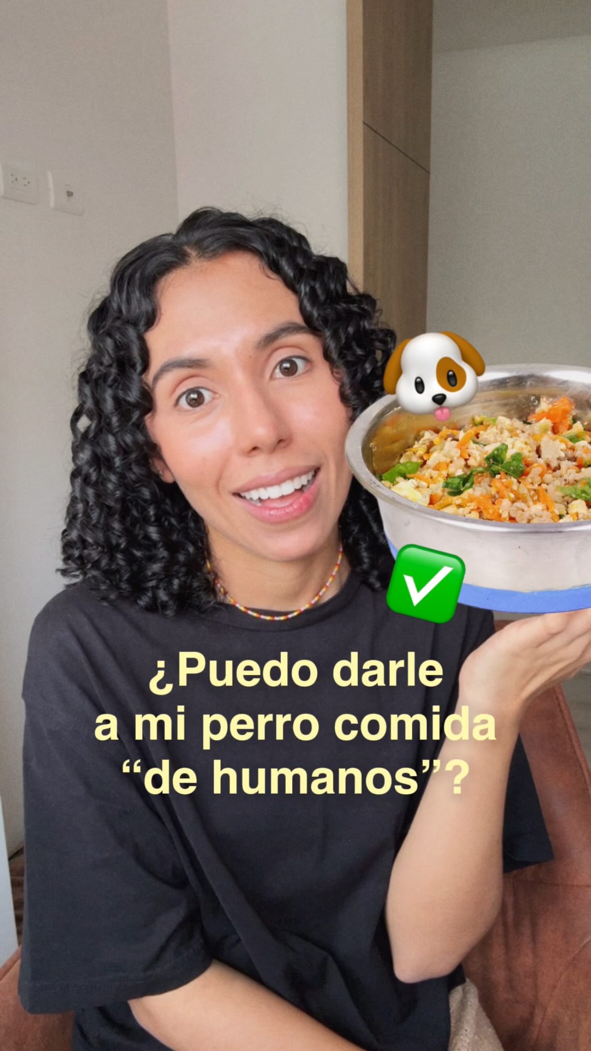 La comida “para perros” no existe… En el mundo hay alimentos y todos los seres vivos podemos usarlos según nuestros requerimientos. 🥩🍳🍠🥦
🤫 Entonces, ¿está mal darles comida “de humanos”? ¡Para nada! De hecho, es de lo mejor que podemos hacer por su salud y bienestar 🐶✅
🐕📚 Si quieres empezar en este camino, tengo una clase creada con mucho amor para ti: ⬇️
💬 Comenta BASES si quieres ingresar a mi clase gratuita sobre las bases de la alimentación canina. 👩🏽🏫🎥🐾🦴🍎🥦🥕🥩🍳
¿Ya lo habías pensado de esta forma? 🤔🐶
⚠️ IMPORTANTE: si quieres dar una dieta casera es muy importante hacerlo de la forma adecuada, que esté bien formulada y equilibrada.
❗️Pollo con verduras no sería una dieta balanceada.
❗️Croquetas con carne o sopa, no sería una dieta balanceada.
Evita jugar con su salud e infórmate bien antes, si deseas yo puedo ayudarte con todo esto en una asesoría personalizada. Así su alimentación realmente aportará a su bienestar. 🤗📋