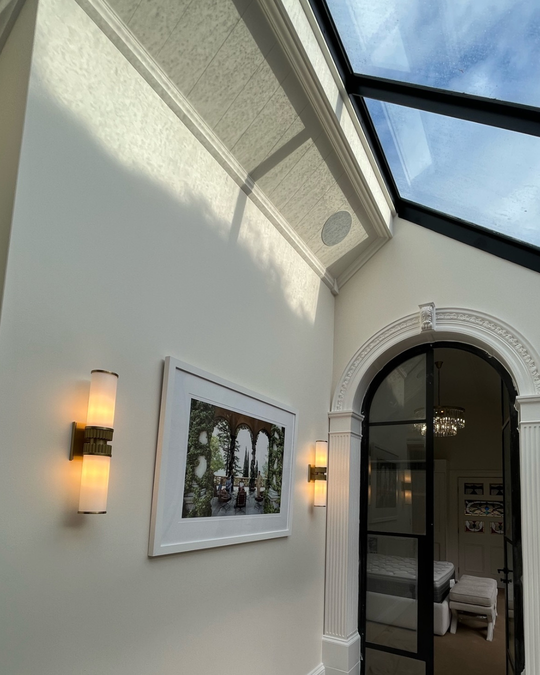 Beautiful fittings for a beautiful hallway 💡
This project was definitely a favourite of ours.
#MJFElectrical #ResidentialElectrical #NorthernBeachesElectrician