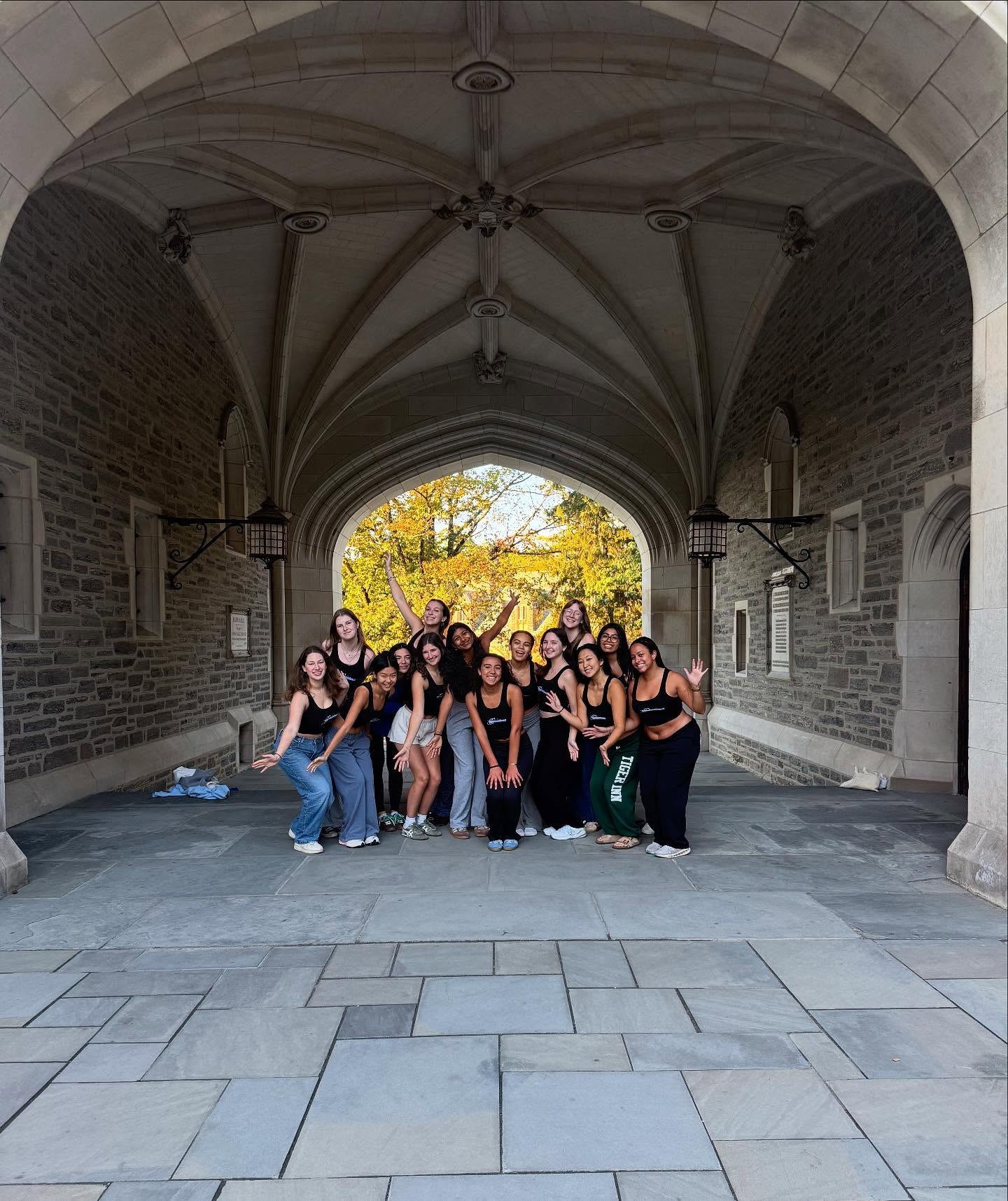 ISN’T SHE LOVELY?!!
Meet the newest member of the tgs <3
Amelia ‘29 - Alto 1
Come to Blair Arch at 10:45 to see her debut🧡💙