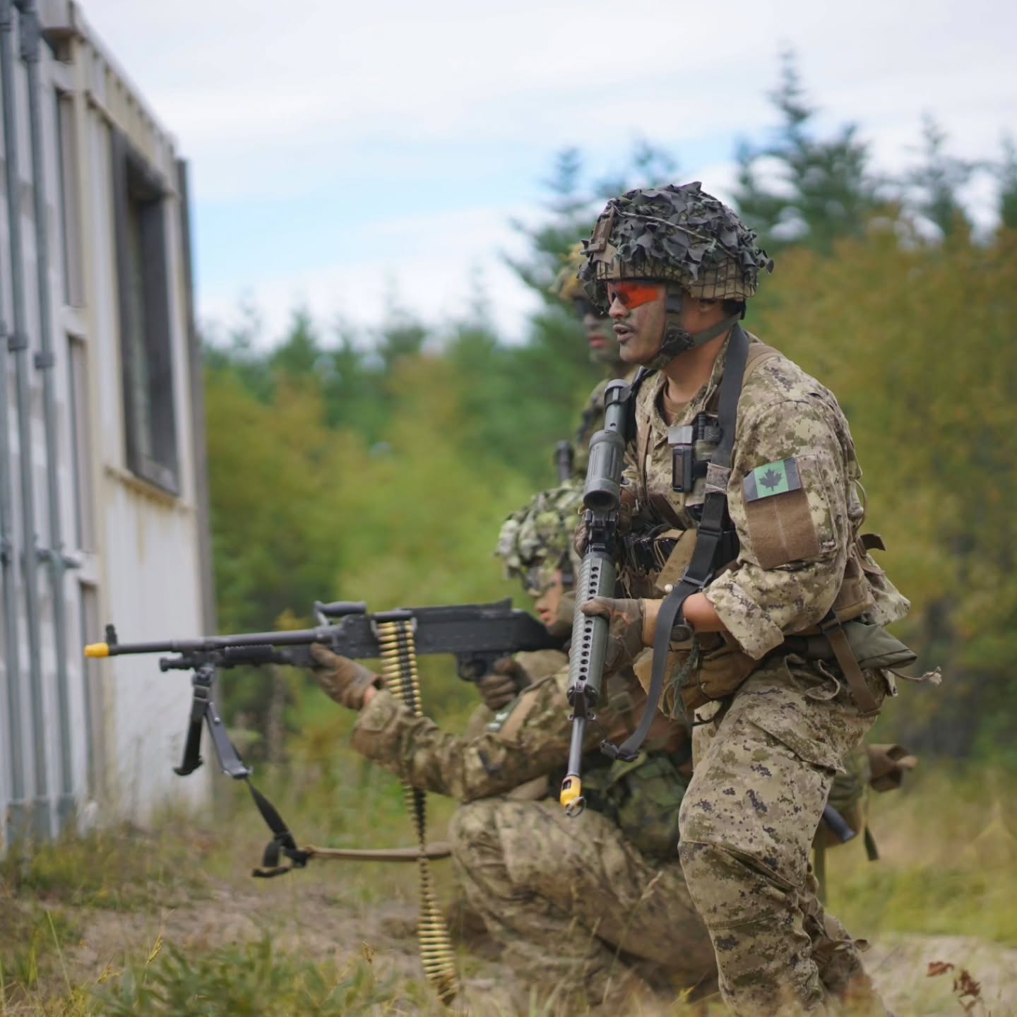 From 15-24 August 2025, members of The Royal Regiment of Canada participated in Exercise STALWART GUARDIAN (Ex SG) at 4th Canadian Division Support Base Petawawa.
Ex SG is an annual event where soldiers from across 32 Canadian Brigade Group gather for a culminating field training exercise to test the skills they learned and developed throughout the summer.
Would you like to know more?
https://linktr.ee/royalregimentofcanada
📸 MCpl J. Ngo
Du 15 au 24 août 2025, des membres du Régiment royal du Canada ont participé à l'exercice STALWART GUARDIAN (Ex SG) à la Base de soutien de la 4e Division du Canada Petawawa.
L'Ex SG est un événement annuel où des soldats du 32e Groupe-brigade du Canada se réunissent pour un exercice d'entraînement sur le terrain visant à mettre à l'épreuve les compétences acquises et développées tout au long de l'été.
Vous souhaitez en savoir plus ?
https://linktr.ee/royalregimentofcanada
#CanadianArmy #CanadianForces #CAF #soldier #IchDien #ReadyAyeReady #StrongProudReady #ArméeCanadienne #ForcesCanadiennes #FAC #soldat #IchDien #PrêtsAyésPrêts #FortsFiersPrêts