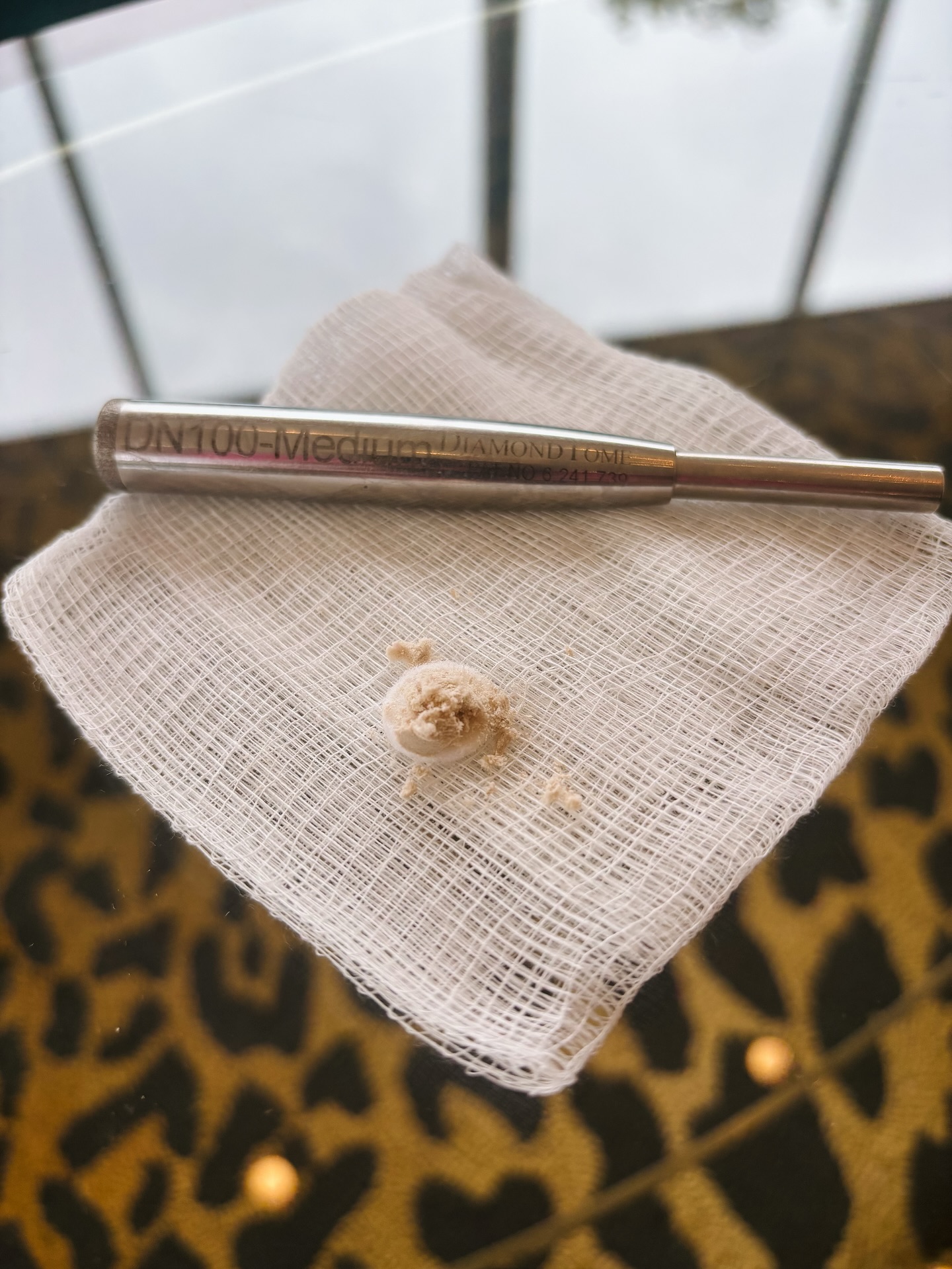Check out this stack of dead skin from a diamond tone microdermabrasion treatment! Slough off the dead summer skin with us ✨🍂🙂↔️
@diamondtome_official
#microderm #microdemabrasion #denvermedspa #medspa #denverfacial #facial #denveresthetician #esthetician