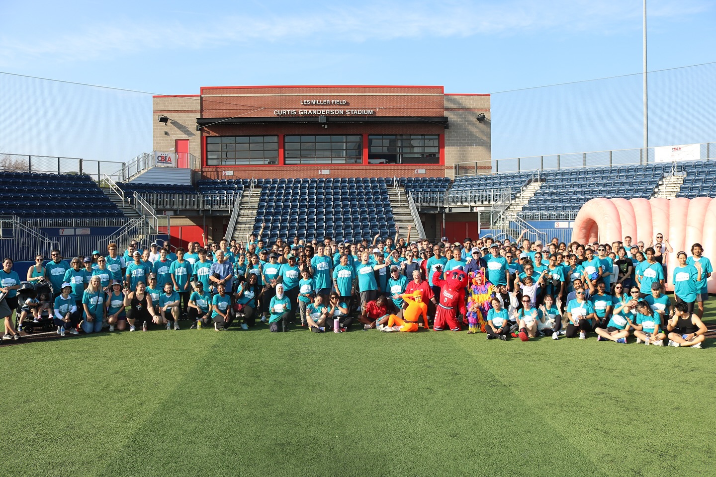 ✨ B-Health was honored to sponsor the @uicancercenter 5K this past weekend. We’re grateful for the chance to support such a meaningful cause and join a community dedicated to making a difference.