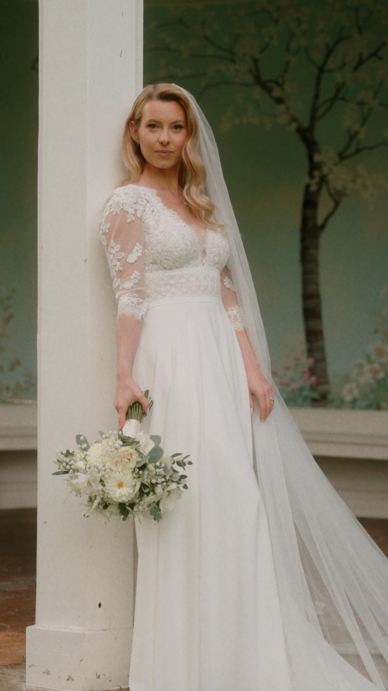 Marielle & Dan - 13.09.25 // @wasingweddings
Videographer: @pittstopfilmsweddings
Photographer: @imogenevephotography
Venue: @wasingweddings
MUA: @rubyloubeauty
Hair: @karenameliahair
Florist: @sonningflowers
Dress: @theweddingdressshop
String quartet: @bridgestrings
Cake: @cake_architect