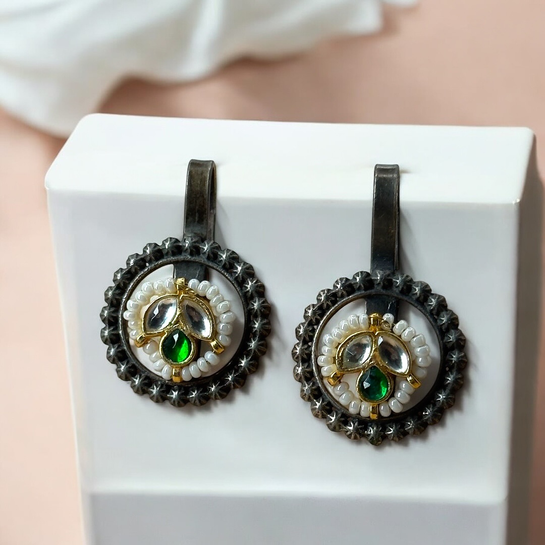 Kesarika Studs (Green)
: Kundan-style green stone studs with pearls – simple yet festive.
:
🌿 Tradition in every detail 🌿
Our Kesarika Green Studs are timeless Navratri companions, day to night.
Kesarika Studs (Red)
: Red gemstone kundan-style studs with pearls – bold festive pop.
🌺 A pop of red for Navratri 🌺
Eksundar Kesarika Red Studs celebrate heritage in vibrant detail.
Hashtags:
#Eksundar #EksundarNavratri #RedStuds #KesarikaEarrings #FestivePop #NavratriLook
