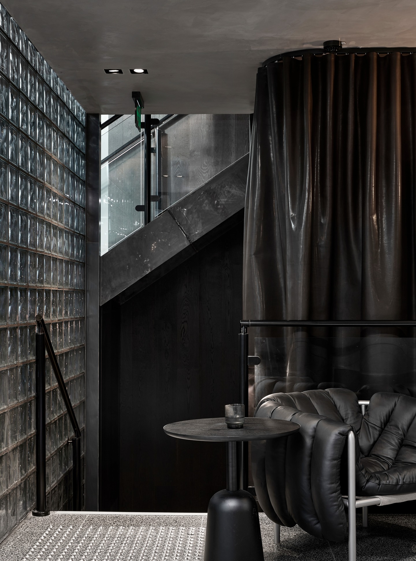 Flashback to one of our all time favorites @luxmsalon_hooroo beautifully captured by @shannonmcgrath7 #australianinteriordesignawards #retaildesign #saloninterior #salondesign #luxuryretail #melbourneinteriors #melbournestyle #luxury #stylist #melbourneinteriordesign #interiordesignideas #luxinterior