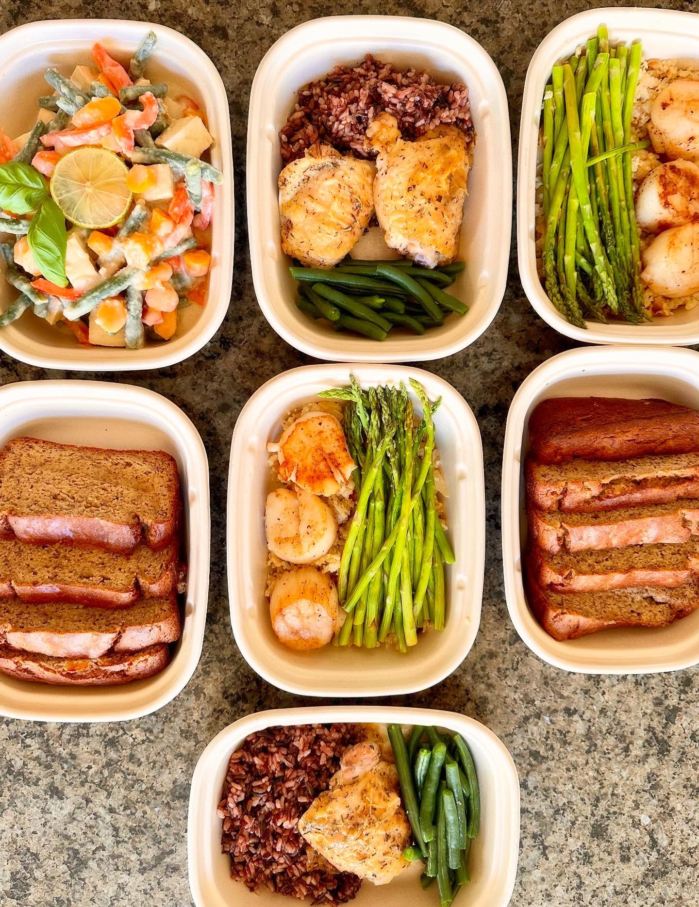 Which plate would you reach for first — herb roasted chicken with wild rice + green beans, seared scallops over creamy cauliflower risotto, low carb banana bread, or Thai tofu curry?
#SanLuisObispo #SLOfoodie #CentralCoastEats #SanLuisObispoLife #SLOliving #SLOchef #PersonalChef #PrivateChef #WildDandelionMeals #HealthyEatingSLO #SLOlocal #CentralCoastLiving#therapeuticchef #holisticchef