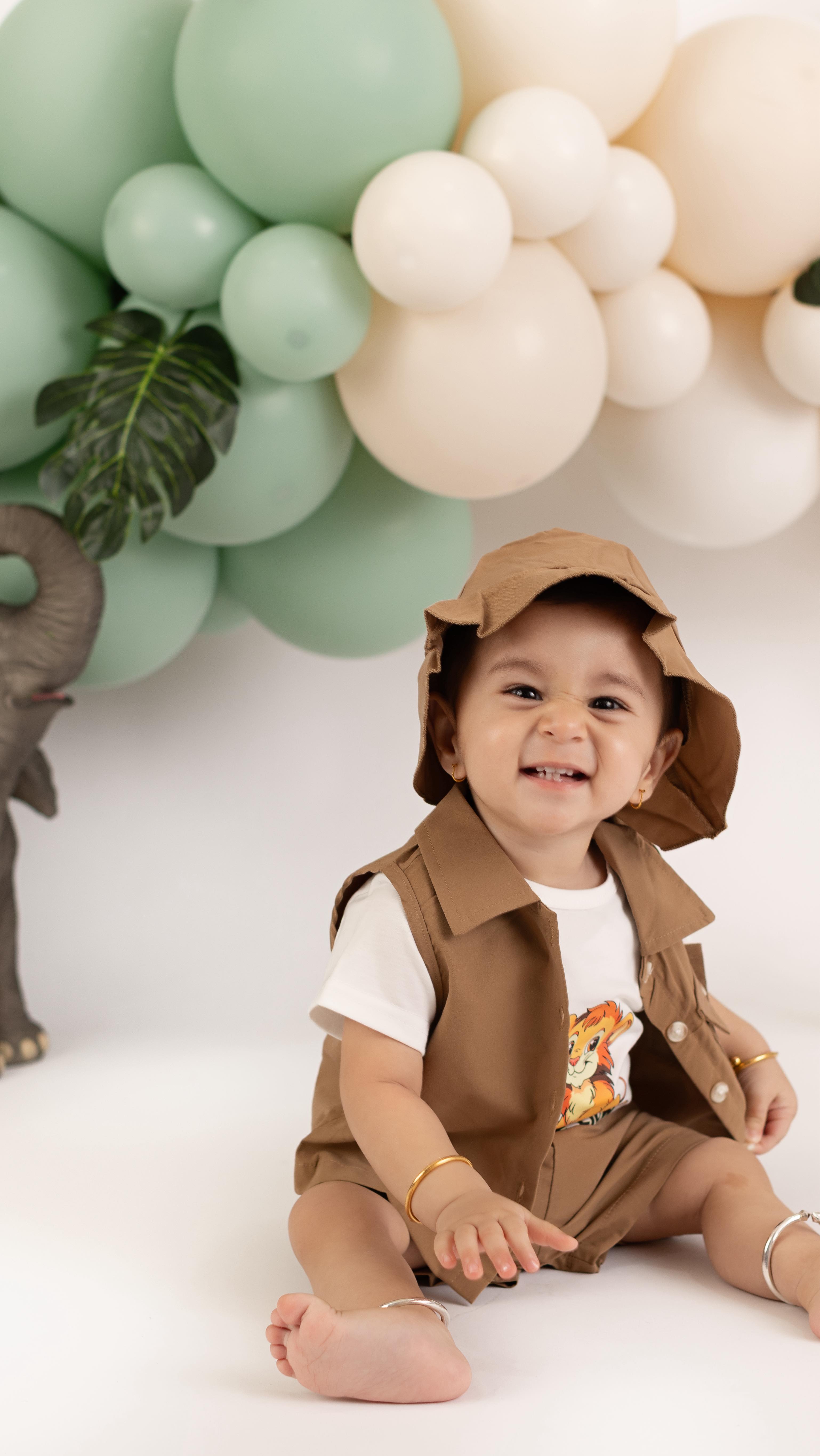 Sydney cake smash photography 🎂
www.firstmomentsphotography.com.au
✔️Range of Cakes & Decorations Included
✔️High Resolution Images Included
✔️ Option to add on Bubble Bath & Family photographs
If you would like more information or would like to book in your session send us a DM or email at info@firstmomentsphotography.com.au
Studio Located on James Ruse Dr, Granville NSW
Outfit @shein_au
