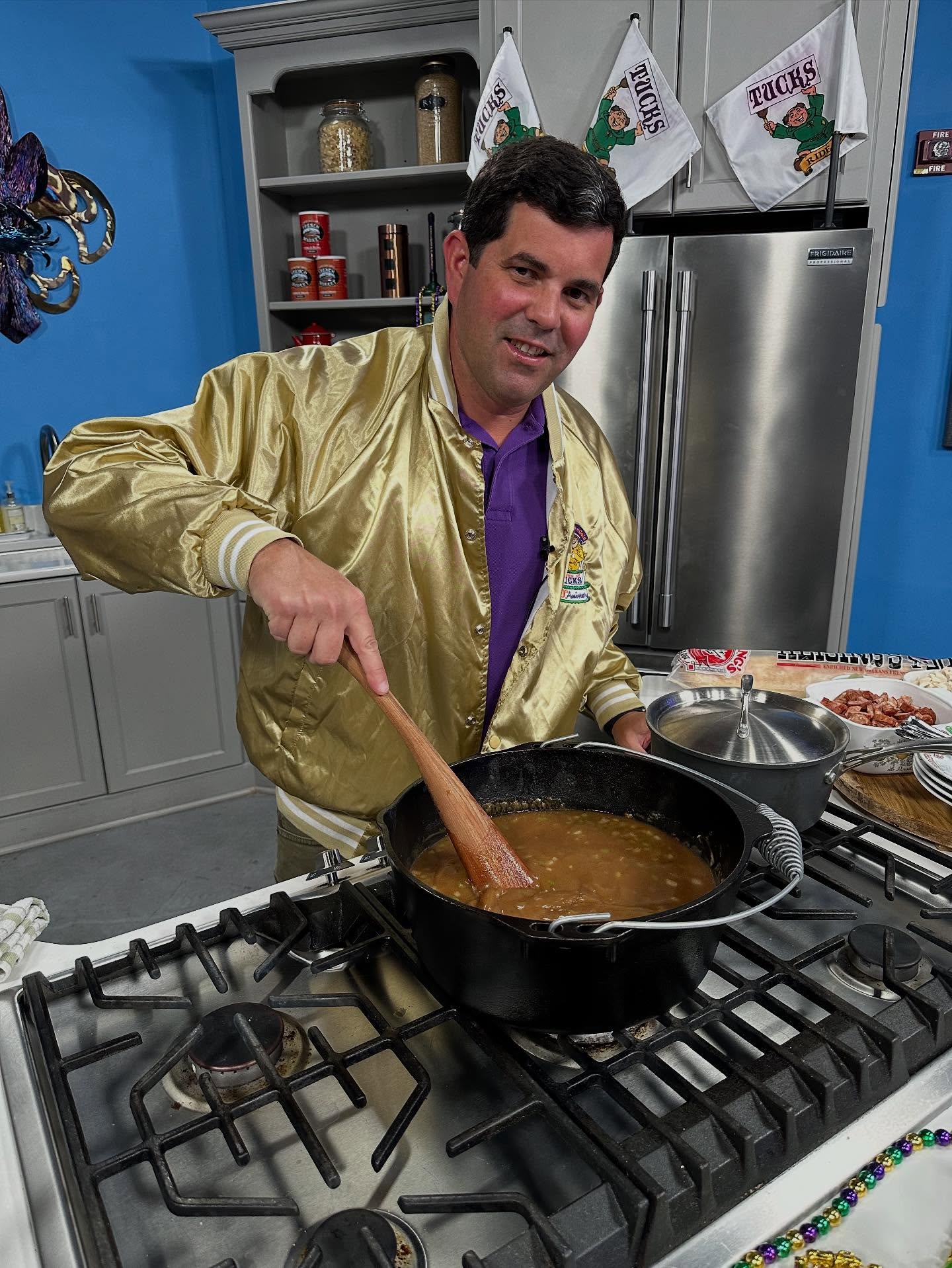 Brad Frischhertz stirring up some delicious gumbo gearing up for October 25th! We are officially 1 month away from The Umbrella Walk & Gumbo Gras! Get your tickets to complete, eat and hangout!
.
Come one. Come all!
#NewOrleans #Nola #GumboCompetition #Gumbo #Fundraiser #Nonprofit #Community #Love #secondline #audubonpark