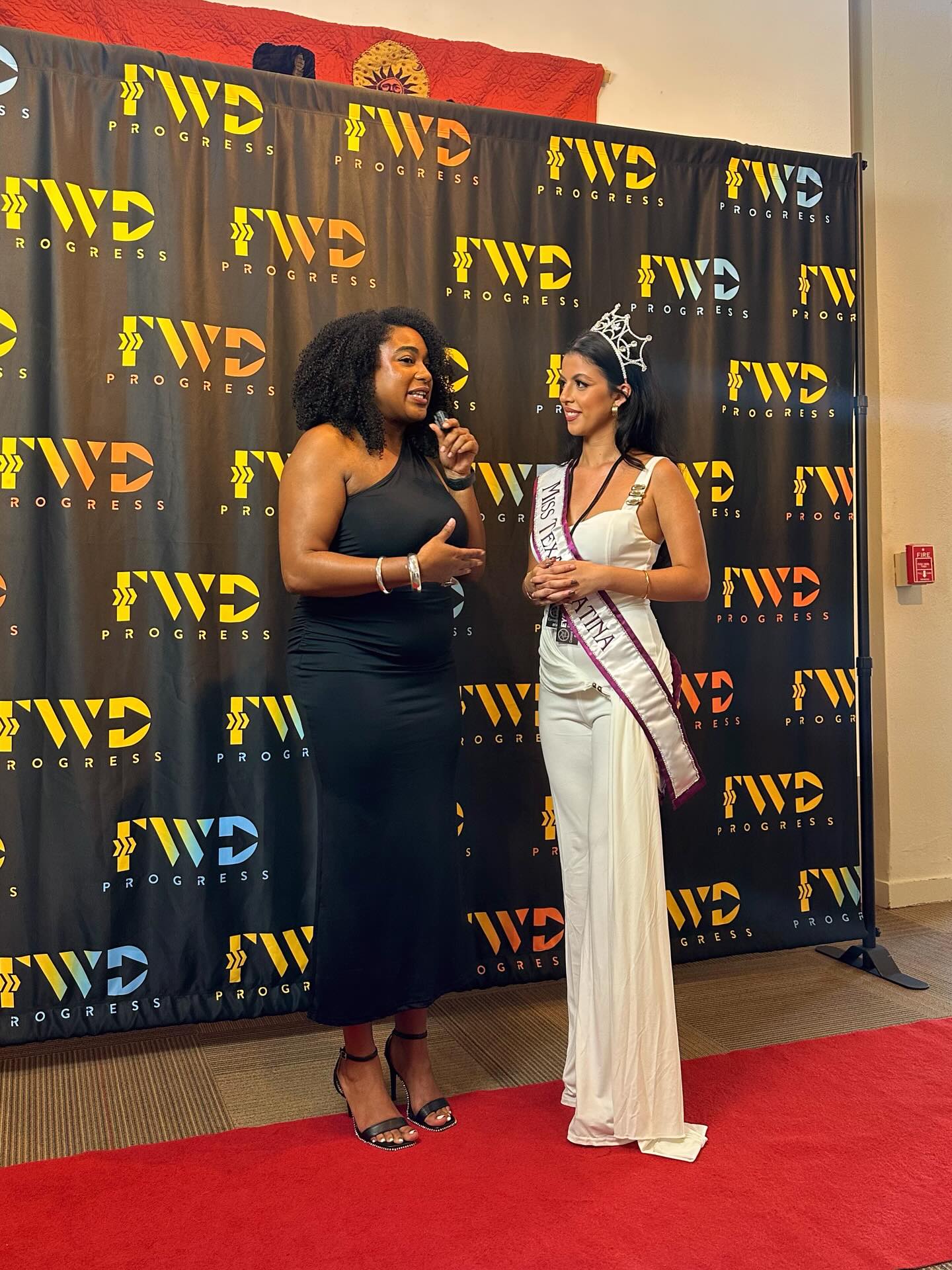 I had the honor of attending the Eastside Youth Content Creators Summer Film Showcase with Forward Progress. What an inspiring evening! 🌟🎬👸🏻 @fwdprogressorg
The creativity, passion, and bold storytelling these young filmmakers brought to the screen reminded me why programs like this matter. Forward Progress is a non profit organization that’s empowering the youth to find their voice, tell their stories, and step confidently into spaces where their perspectives deserve to be heard.
As Miss Texas Latina, I had the privilege of being a guest speaker and sharing my own story within this industry. As someone who also values inspiring the next generation through creativity and representation on platforms, I am reminded that every young person’s voice is powerful, and when we invest in them, we invest in the future of our communities.
Congratulations to all the incredible creators and never giving up on yalls projects. You are proof that the arts can transform lives, open doors, and spark change. I can’t wait to see where your voices and visions take you next. 💫
@roadtomisstxlatina @misstxlatina @nayydayanara #MissTexasLatina #ForwardProgress #EastsideYouthContentCreators