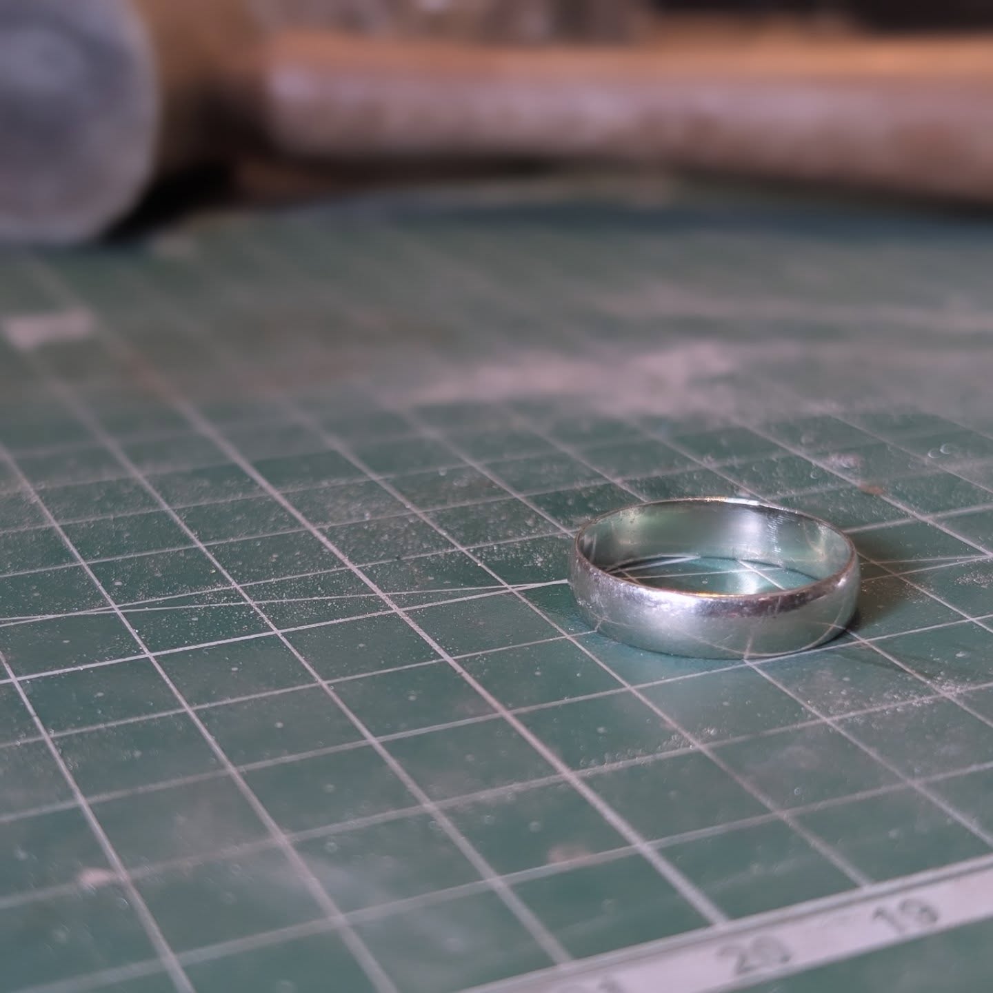 ⚪ R E S H A P I N G ⚪
Did you know that another part of what I do is jewellery repairs? From repairing a broken solder seam, to reshaping, and to resizing. Our bodies are ever-changing and it's great to have that option that our jewellery can adapt with us.
This one was my husband's platinum wedding ring, the first time he had taken it off in 11 years (with a bit of water and soap!!) Thankfully it was a nice and simple repair to start the day with this morning.. it had ended up oval and wonky - a gentle bit of hammering on the steel mandrel and it was back to its lovely circular shape!
🤍
#jewelleryrepair #reshape #platinum #weddingring #jewellery #eastsussex