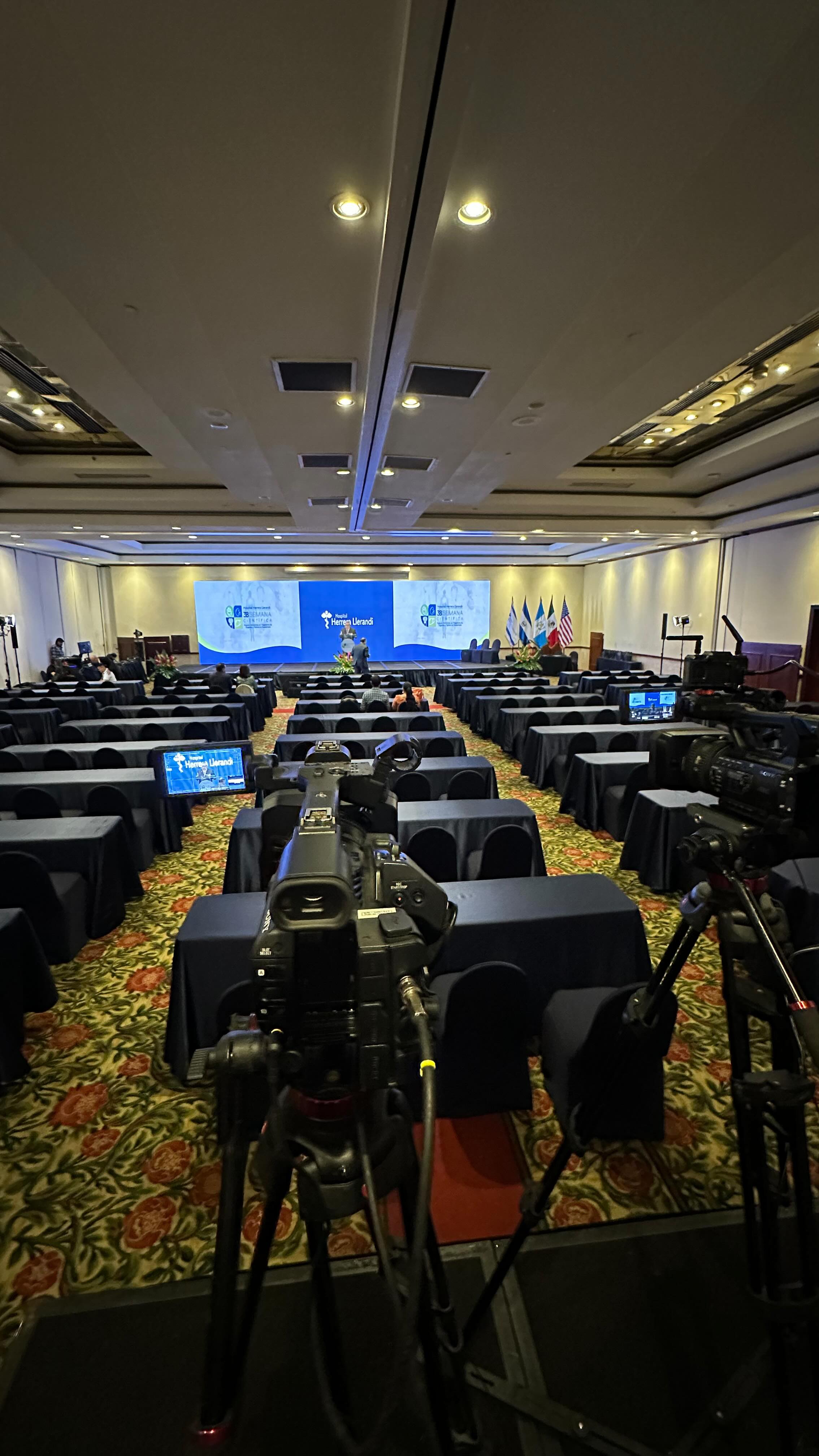 Nuestro trabajo de #TopSummitEvents también brilla en 5120x1080 🎥✨ #LiveInMedia #lideresenstreaming