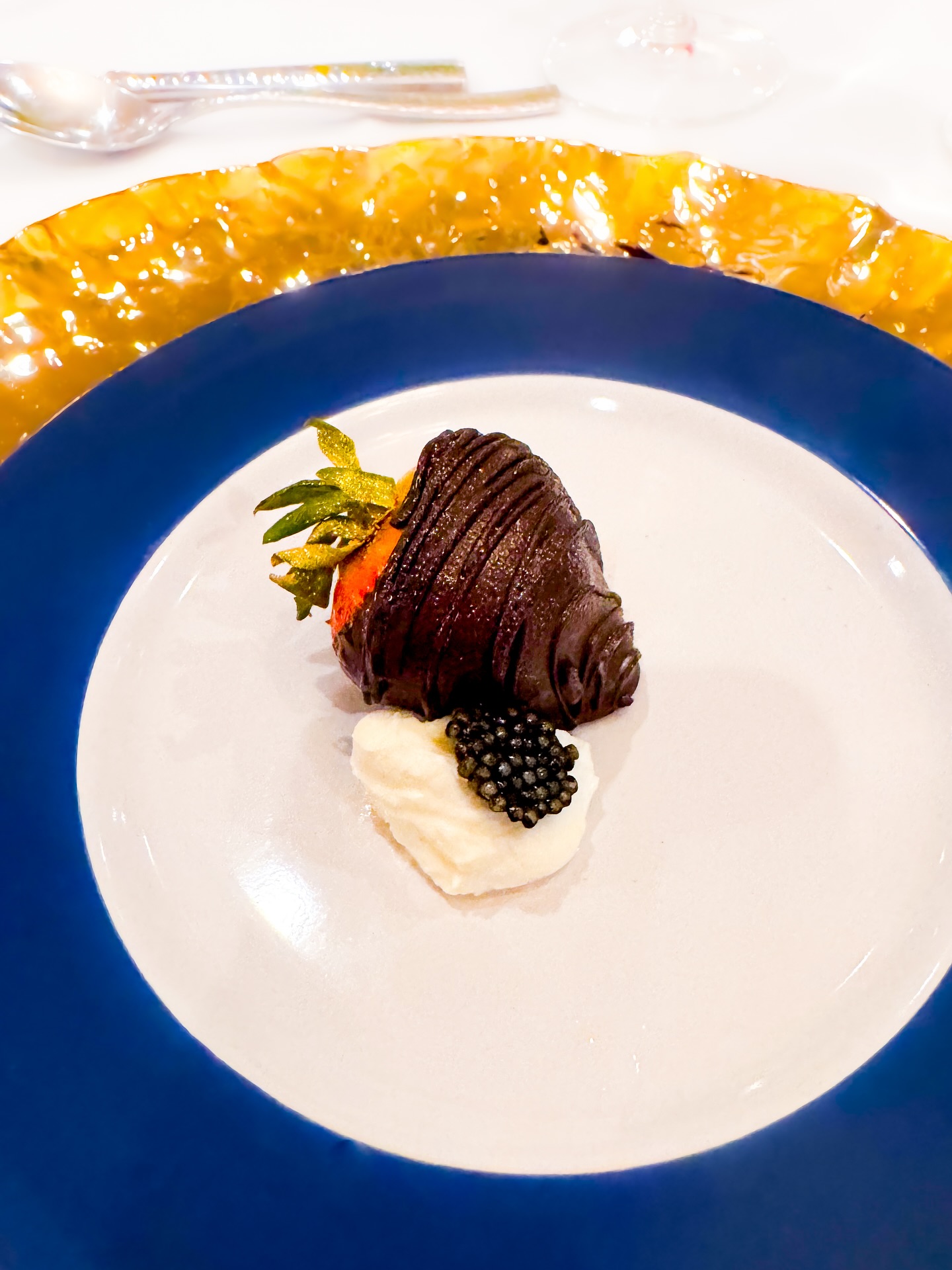 🍓✨ Sweet meets savory luxury ✨🍓
A chocolate-dipped strawberry with whipped cream, crowned with Black Crown Caviar. A bold and unexpected pairing that redefines indulgence. 🥂🐟🍫
#BlackCrownCaviar #CaviarExperience #LuxuryDessert #TasteOfLuxury #FineDining #EpicureanDelight #CaviarLovers #GourmetExperience #HauteCuisine #LuxuryLifestyle
