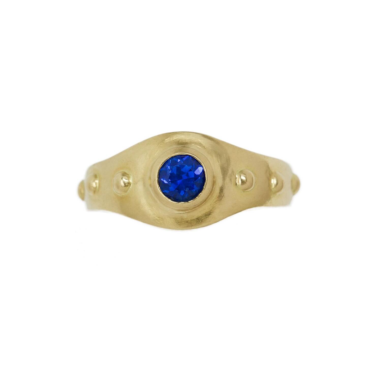 We’re celebrating September’s birthstone with a curated collection of jewels in our September Birthstone Edit featuring blue and colored sapphires—perfect for adding a bit of color to your autumn style.
✨
Blue sapphire ring by Sandrine B. Jewelry
White sapphire inverted spike stud earrings by Mejia Jewelry
Colored Sapphire Fan Earrings by Ruth Edelson
✨
All available at space85.com. Message us with questions 🩷🙏
.
.
.
.
.
#space85jewelry #space85 #artisanjewelry #madeinnewyork #locallycrafted #whatsyourstyle
