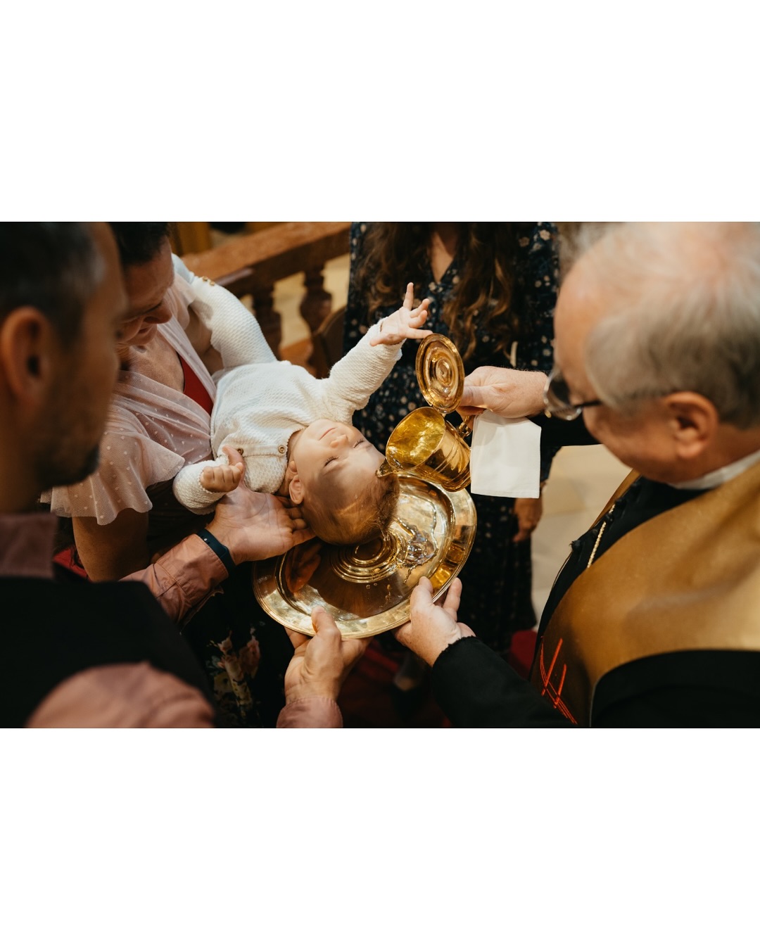#keresztelő #god #church #storytelling #hungarianphotographer #hungary #lovemyjob #instahun #tagsforlikes #sonyalpha #mik #fotoklub #igershungary #instagood #follow #photooftheday #picoftheday #katolikus #sonya7iv