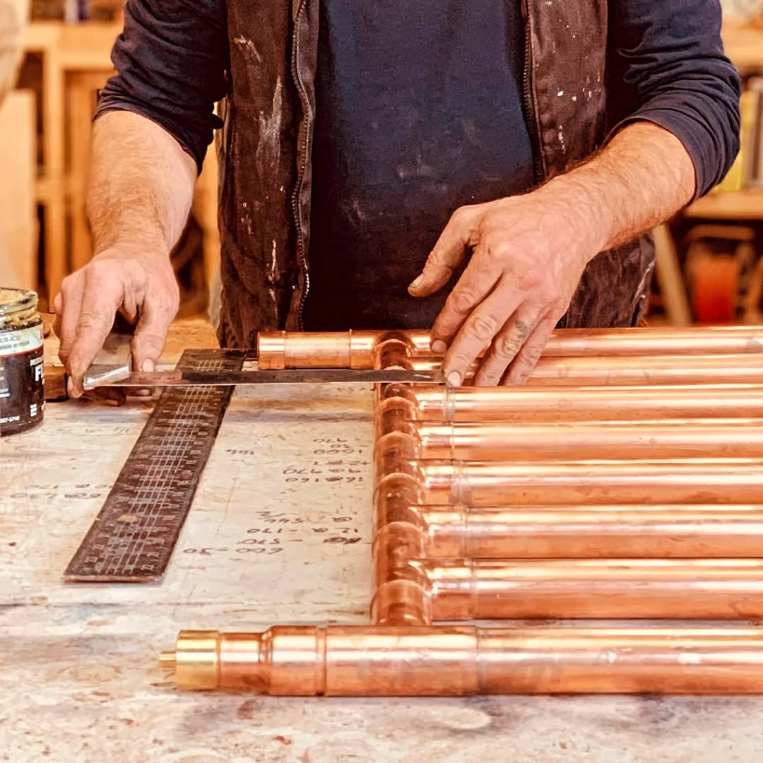 Assembling a column rad for a client.. checking everything is square before brazing it together...!
#coppershower #bespokebathrooms #bespokeinteriors #copperradiators #designercopper #industrialdesign #handmadecopper #vintagebathroom #bespoketaps