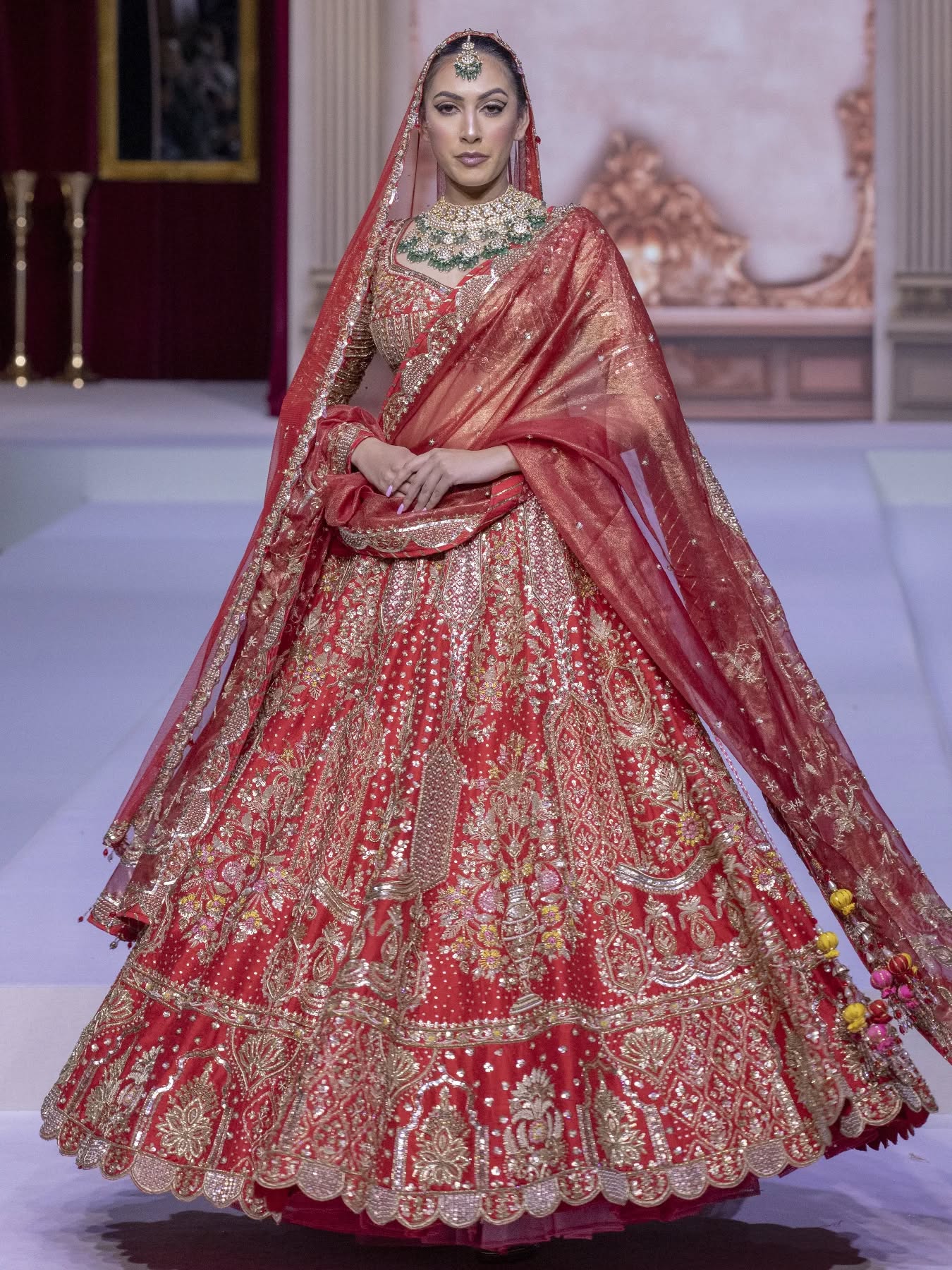 GUZAARISH collection by @kapdadoriofficial now available @crossoverchicago
To design your bridal or partywear outfit, please
Email:mandeep@crossoverchicago.com
#crossoverchicago #kapdadori #ccbride #receptiongown #receptionlehnga #wedding #redbridallehenga #sikhwedding #gujratiwedding #hinduwedding #gujratibride #indianbride #fashionstyle