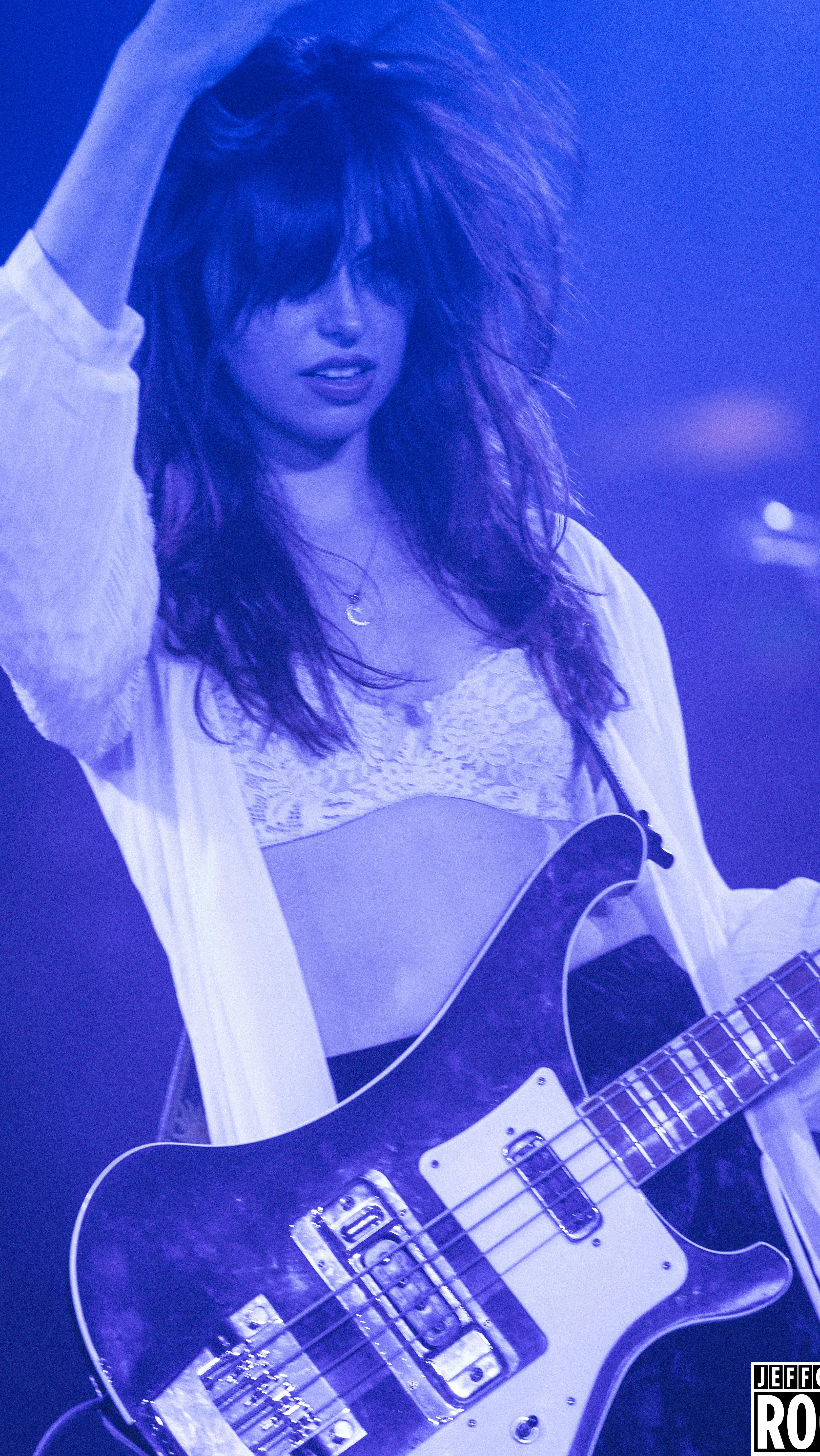 Thank you @lovebird.cafeandmarket for supporting our latest release, 𝐒𝐭𝐞𝐚𝐝𝐲 𝐓𝐢𝐝𝐞𝐬 !!!
We’ve collaborated with Lovebird Cafe + Market to bring to you the “Brown Butter Latte”!!
This cozy little drink tastes sort of like a cookie 🍪
But we’ll leave that to YOU to decide!!
This latte is yummy both iced 🧊 and hot ☕️ (and tastes great with oat milk 😉)
This latte can ONLY be purchased if you show proof that you saved 𝐒𝐭𝐞𝐚𝐝𝐲 𝐓𝐢𝐝𝐞𝐬 to your library!! This can be on ANY (or all 🤭) streaming sites!!
…..and because we are so grateful for your support, this latte is 10% off! We love a deal!!!
Listen guys, this little cafe has our heart 💟
With a cozy and quaint atmosphere, kind faces, quality drinks, the tastiest pastries, a diverse market, and an overall whimsical vibe, Lovebird is a must-visit destination!!! 🌟
Support your small local business!
Support local up-and-coming bands!
STAY SÖŪPY 🫡
#upandcomingartist #originalmusic #indieband #rockstargirl #rockstargf #unsignedtalent #rockstarlifestyle #specialtycoffeeshop #smallbusinesscollaboration #undiscoveredartist #viralreels #jerseyshorelocal #jerseyshorebusiness #newmusicalert‼️