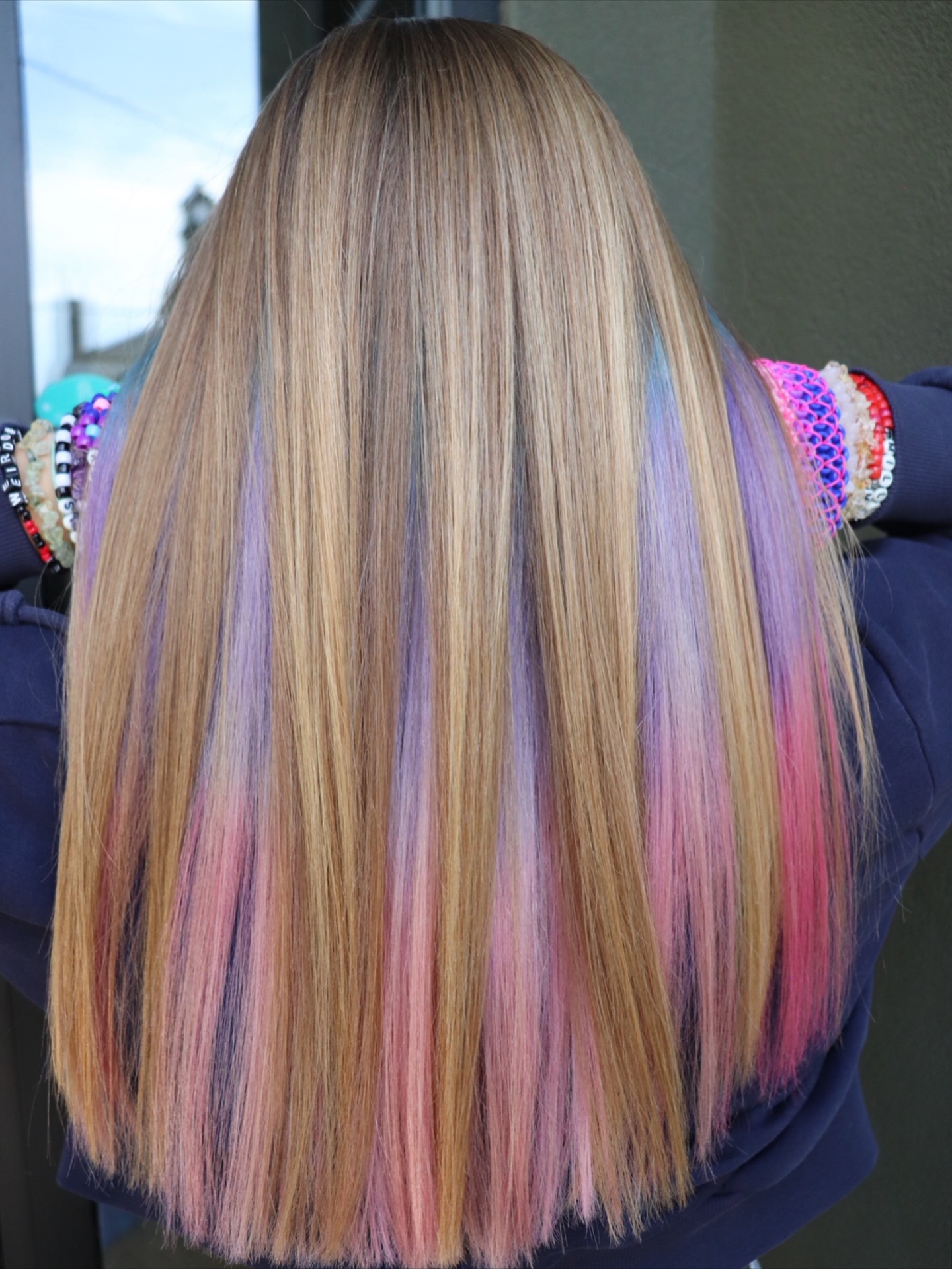Collab by @cutebutcutthroat and @courtneystyles.au β¨π
#yychair #yychairstylist #yycsalon #yycvivids #foxandmaneyyc #colorfulhair