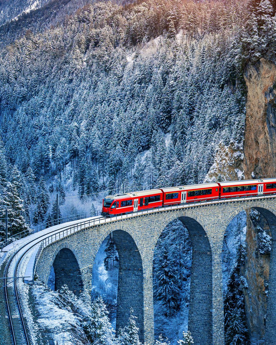 The holidays sneak up fast—let’s make sure yours are unforgettable this year!
Craving snow-dusted villages and twinkling markets? We’ll match you with the perfect chalet. Prefer sunshine and bare feet in the sand? We’ve got stunning overwater options where your holiday dinner comes with rosé and a sea breeze.
No scrambling. No sold-out suites. Just show up to find every detail handled so you can enjoy the magic of the holidays stress-free.
.
.
.
.
#AlpenglowTravel
#HolidayEscape #LuxuryTravel #ChristmasAbroad #LuxuryTravelAdvisor #FestiveTravel