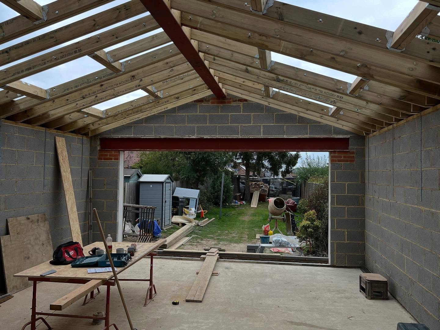 Busy couple of weeks on the extension steel work in place and roof pitched with 6 velux window openings formed block work completed with parapet walls to form a box gutter system. #alderson #building #extensions #roof #woodwork #chippie #carpender #steelwork #blockwork #brickie