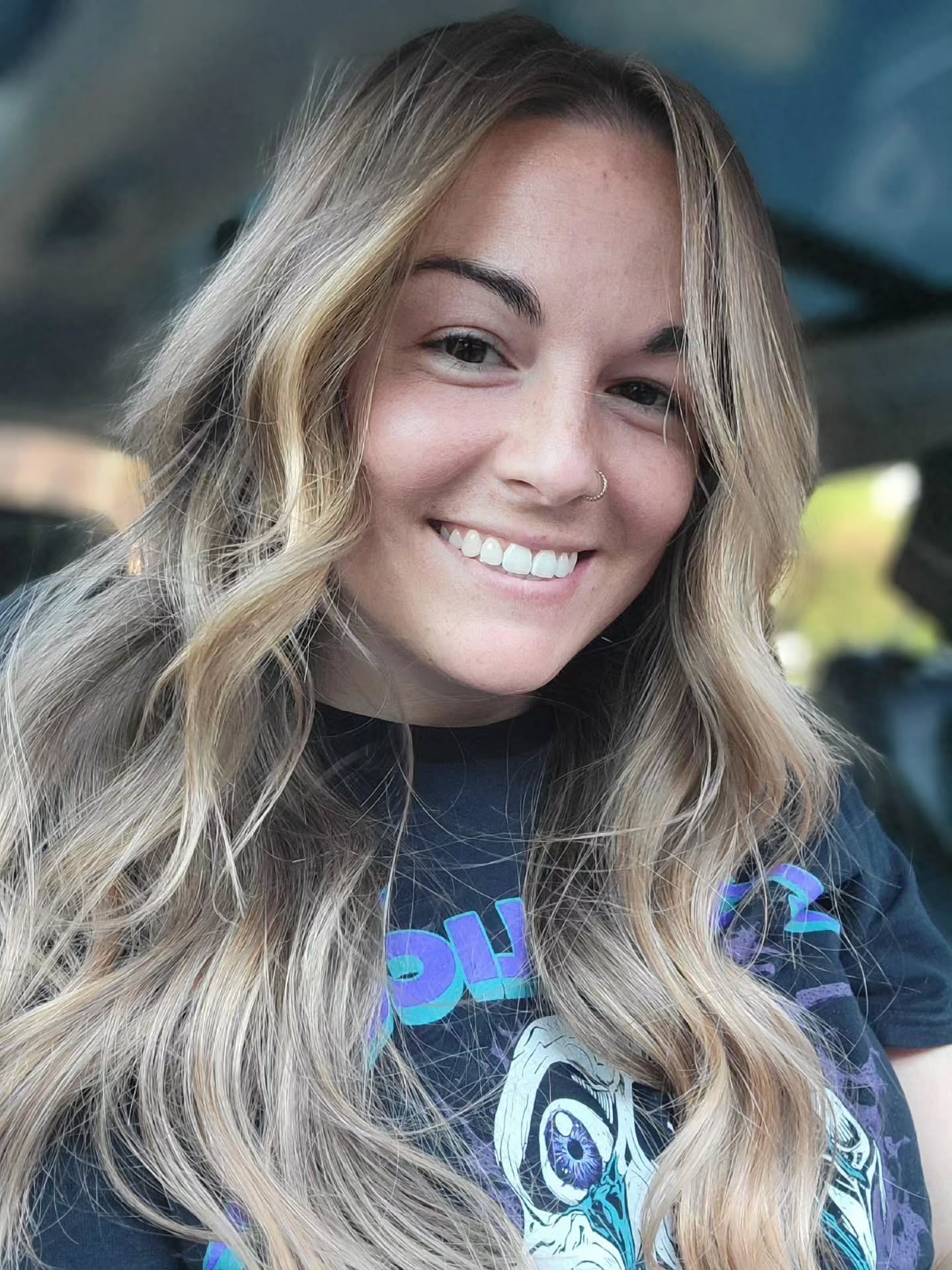 Im in my blondie era now 😘
My friend @melissabraunhairstudio KILLEDDDD it!!
It funny for me, doing something totally different is going natural! I was in high school the last time I was blonde lol
Let's take a vote how long I will last before I pop some purple back in 😂