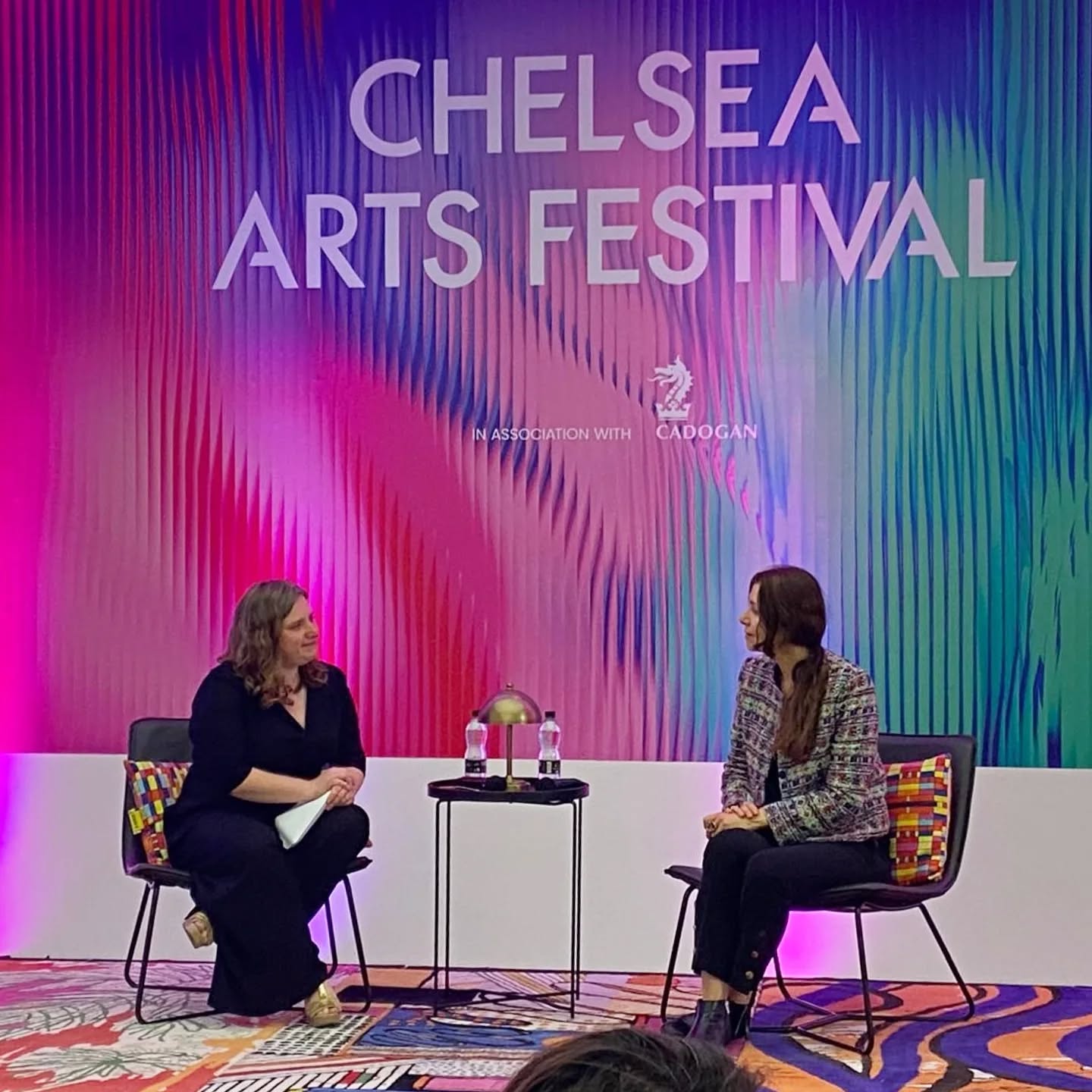 Last Friday night @chelseaartsfestival 🩷💚
So magic to be in conversation with the gracious, generous, considered, kind @shafakelif @saatchi_gallery as part of the Chelsea Arts Festival with new friends and long term champions. We had such a fantastic conversation that could have gone on for hours.
Thanks you Elif for a fabulous evening and to Chelsea Arts Festival and Saatchi Gallery for having us, and to everyone who came out on a Friday night!
Want to come to more BookBar events? Check out our website for our latest line up!
📷 Photos 4-7 are courtesy of @chelseaartsfestival