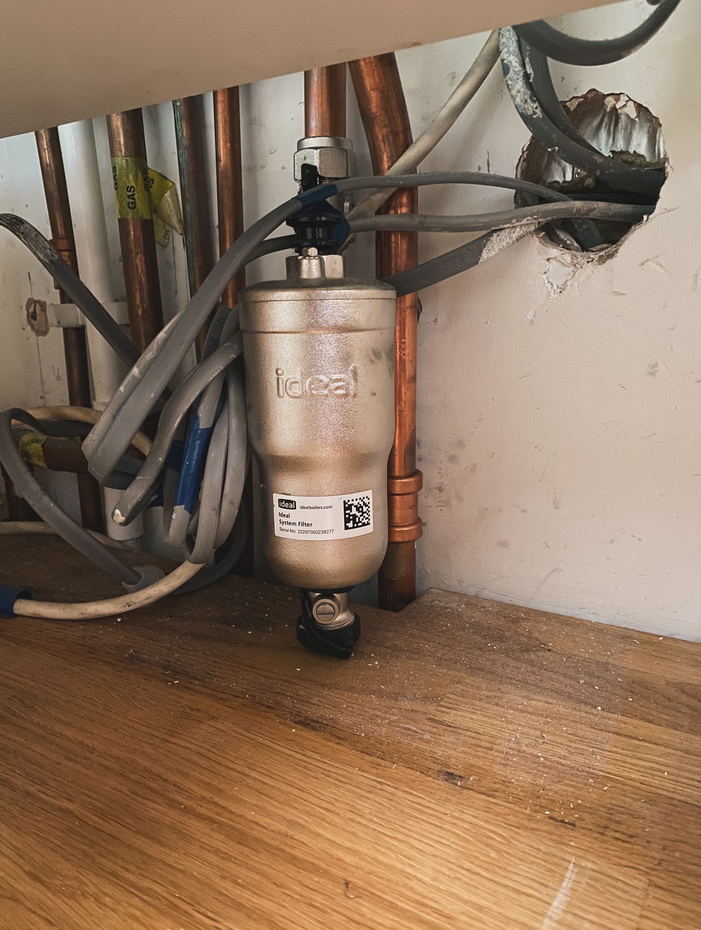 Not ideal. #scotland #autum #gassafe #ideal #idealboilers #filter #nofilter #spaghetti #annualcheckup #service #boilerservice #naturalgas