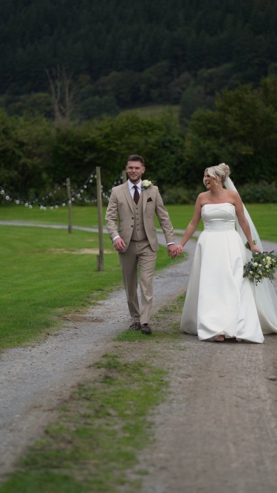 Lucy & Nathan (and staffy pup Ollie 🐶) celebrated their day @hafodfarm in the beautiful Welsh countryside.
I loved the rustic atmosphere and chilled vibes of the day, the ideal setting for Mr and Mrs Butler who were both cool as cucumber even up to the 'I do' part.
It's also the first time I've witnessed a dog take part in the first dance too 🐕😅 loved it.
Congratulations guys! 🎊🎊👏👏
