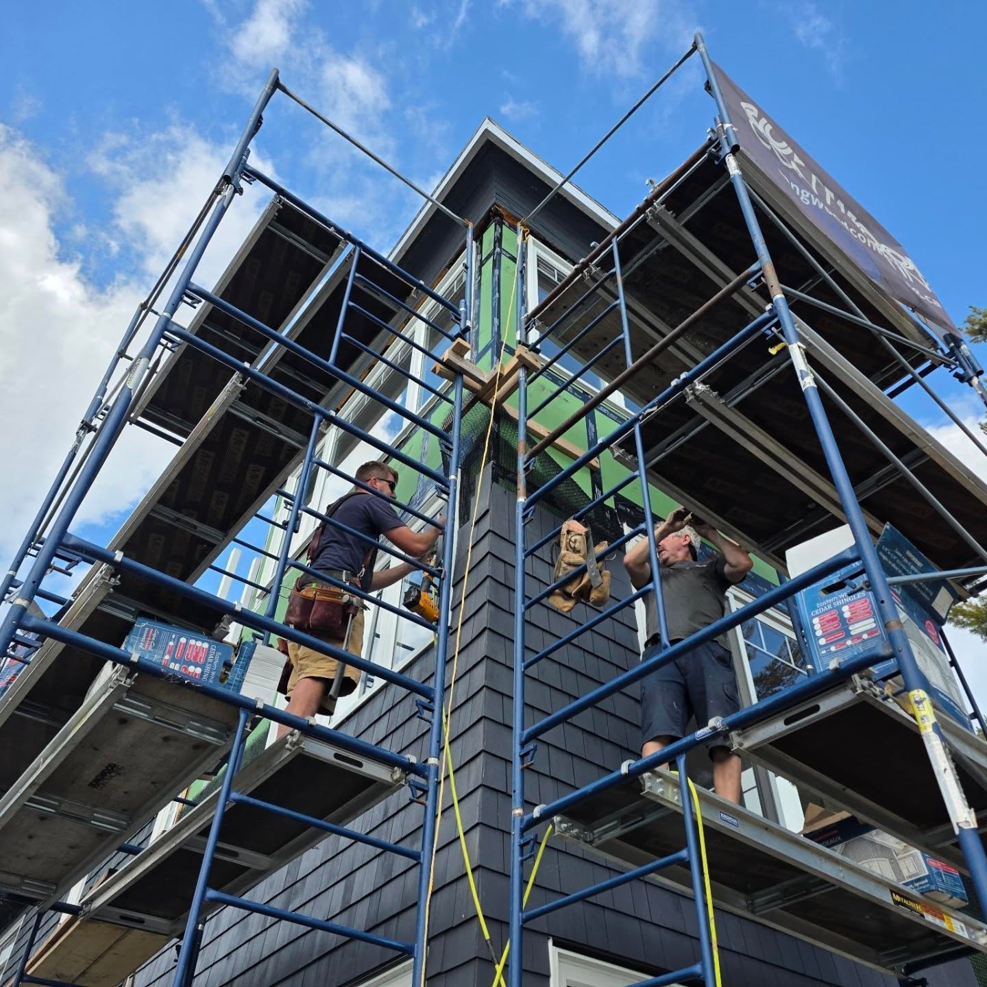 Happy Friday!
Sun is out! The team is banging on some Maibec Cedar Shakes.
Rebuilding this island property back to its former glory!