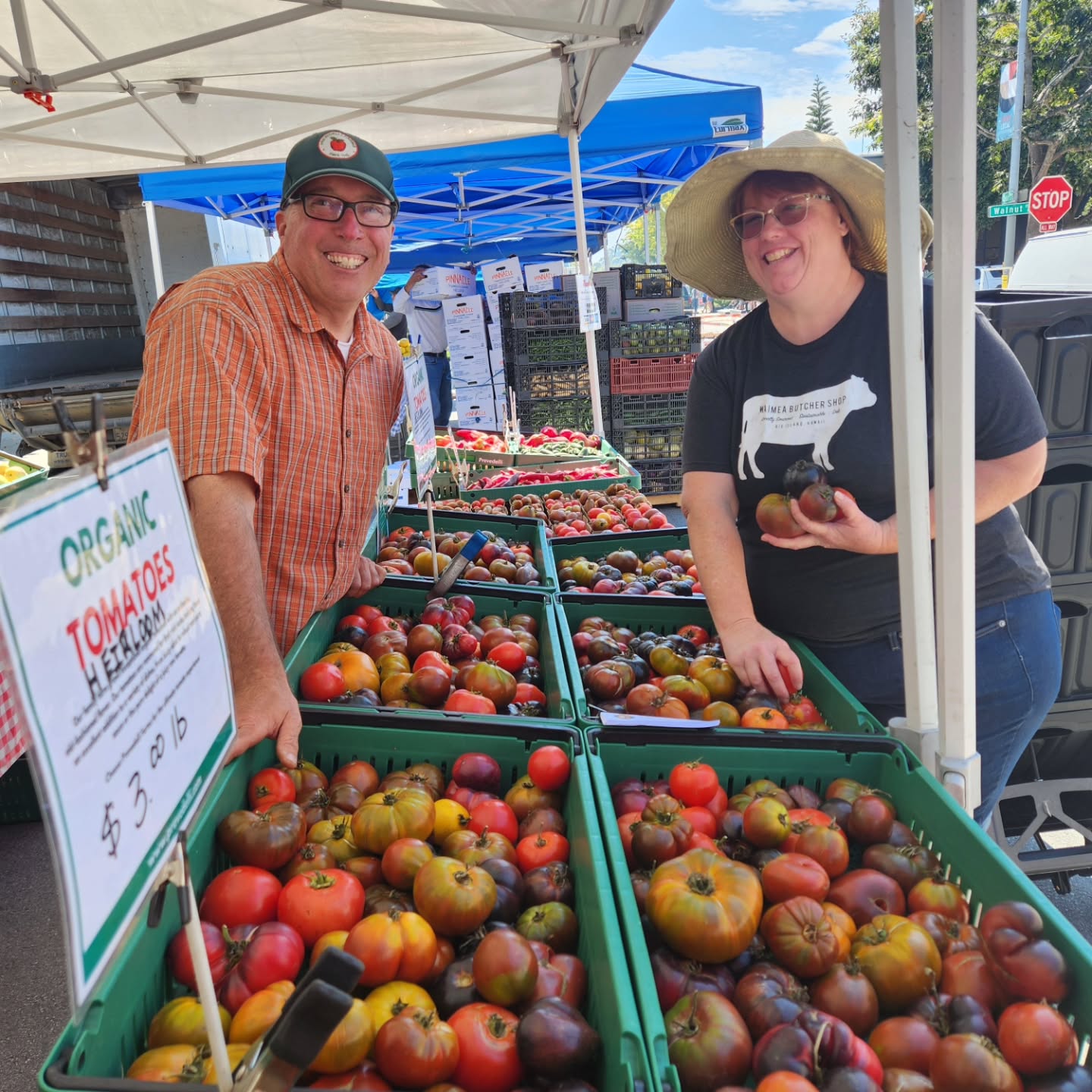 🍅Take a look at these gorgeous tomato's from our friends at @prevedellifarms ! They are the perfect ingredient to top our watermelon gazpacho with burrata.🍅
Book your table tonight 🥂
Open Wednesday through Saturday 5 ~ 8:30
#staylocalaptos #farmtotable #aptosdining Santa Cruz Farmers' Market