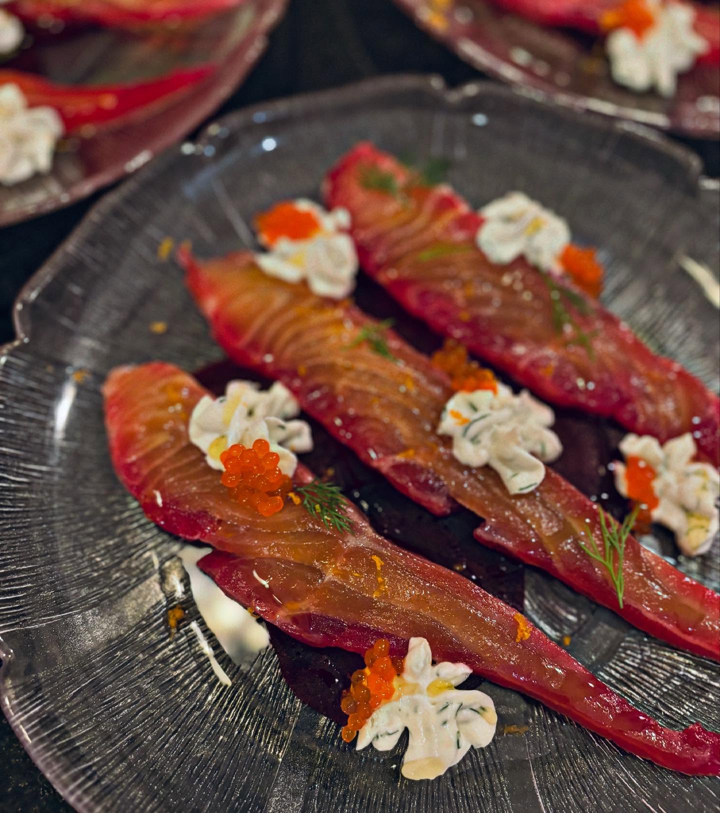 Homemade Salmon Gravlax hits different 💥
#maisongorchon #deli #stanstead