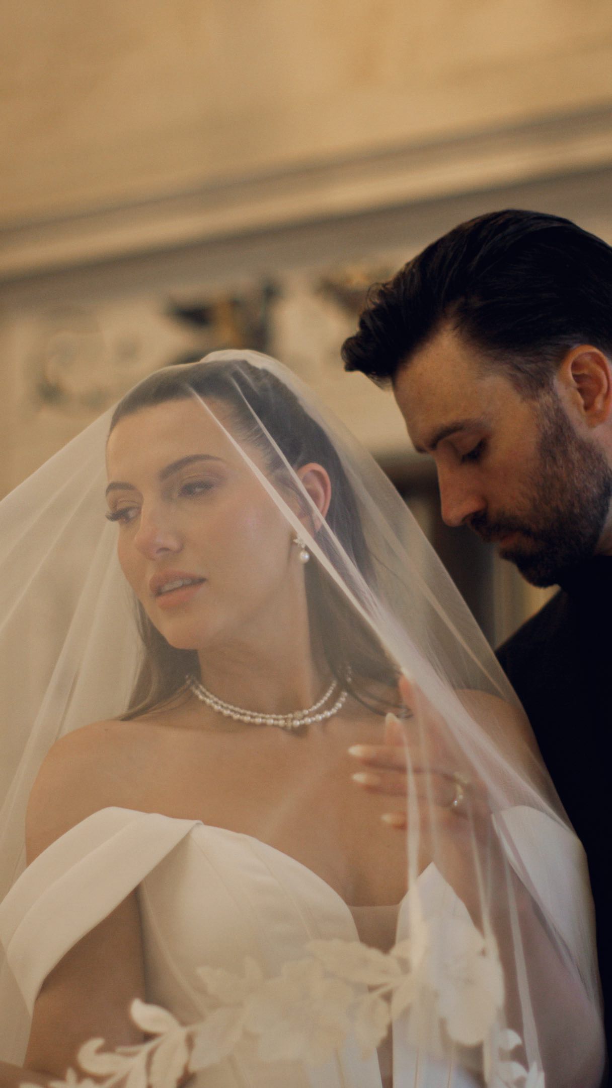 A true fairytale at Book Tower📚 Every detail echoed a modern ‘Beauty & the Beast’ lovestory. Inspired by Belle’s love of books and her belief in true love, Nicole found her prince and stepped into the happily-ever-after she’d always read about. 🥀✨🥂
Videographer @sightandsoundvideography
Bride @nicolerosediaries
Groom @tryfailadjust
Planning @ehardtevents
Photography @gracekalil_photography
Beauty @ashlynmariebeauty
Floral @newcreationsflowerco
Entertainment @e3detroit
Venue @booktowerdetroit
Dress @maggiesotterodesigns
Shoes @badgleymischka
Jewelry @revolve
Veil @anthropologieweddings