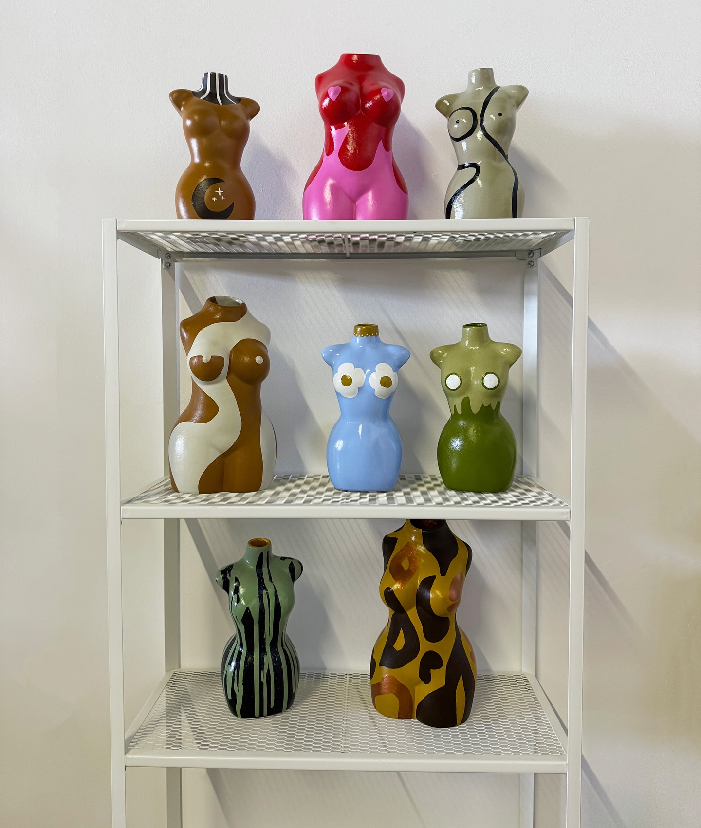 August diaries | another gorgeously wild month 🌞☕️🩷🎨
A new shelf for my girls, fresh paintings on the go and one very surreal delivery: my own 3D body sculpture!
Girls nights, rosé festivals, a chef’s table experience and a country festival with my little loves. There were business meetings, coffee in the garden, fabulous charity shop finds in London and client house visits where I wanted to walk out with their stunning light fittings!!!
Ney apparently copied my face painted Butterfly however my nicely blue moustache could be viewed differently lol. Topped off with a couple of new tattoos, beautiful summer evenings and of course… b🍒bs.