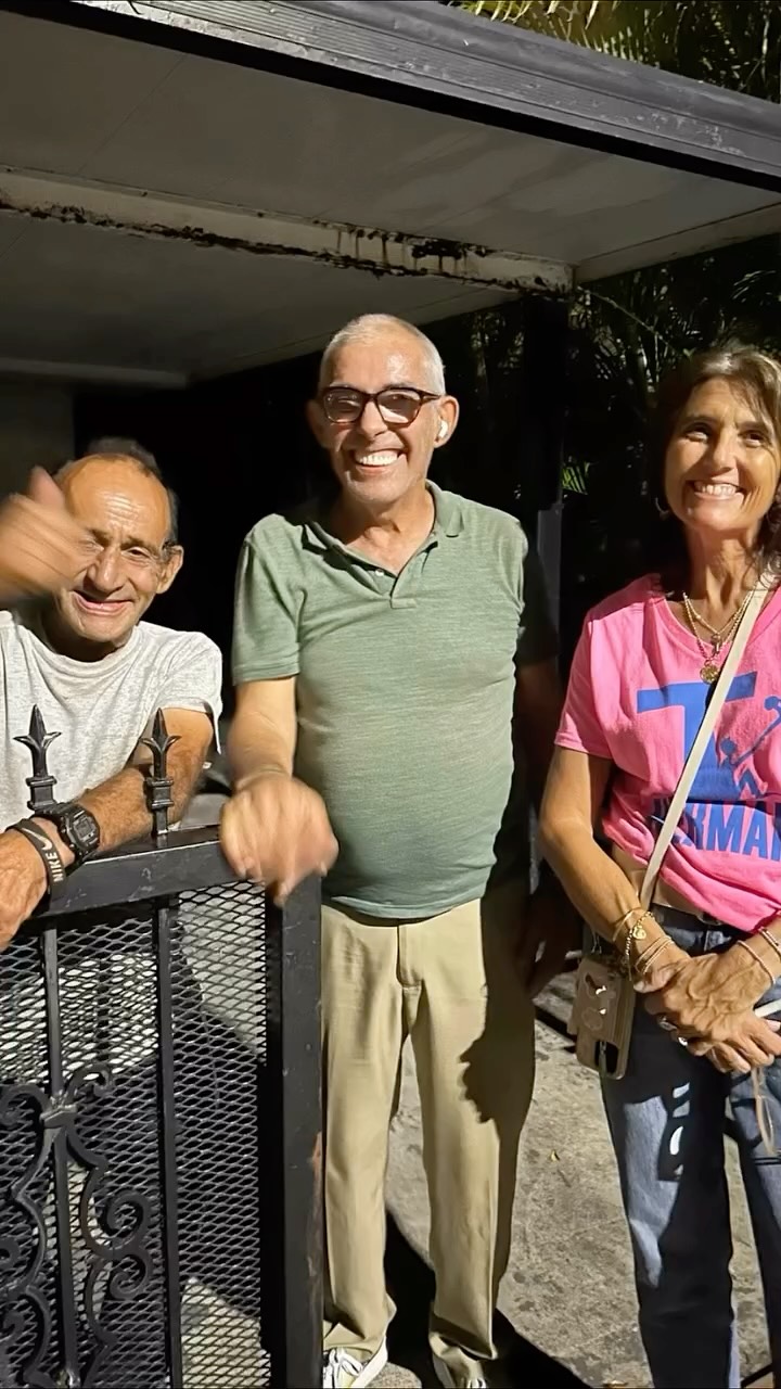 Love Attack Night = community in action 💙
Last night, 20 volunteers came together to share food, drinks, and—most importantly—time and conversation with our brothers and sisters on the streets. Together, we connected with 30 individuals, listened to their stories, and worked toward solutions.
✨ Roberto was safely relocated back home to Jacksonville after a month stranded in Miami.
✨ Guillermo found a place in San Rupa.
✨ Amado was placed in Santa Paula.
Nights like these remind us that love + presence can truly change lives. Thank you to everyone who joined us—we can’t wait to keep building on this energy next week!
#LoveAttackNight #HermanosDeLaCalle #CommunityInAction #Miami
********
Love Attack Night = comunidad en acción 💙
Anoche, 20 voluntarios nos juntamos para compartir comida, bebidas y—lo más importante—tiempo y charla con nuestros hermanos y hermanas en situación de calle. Entre todos conectamos con 30 personas, escuchamos sus historias y empezamos a buscar soluciones.
✨ Roberto pudo regresar sano y salvo a Jacksonville después de un mes varado en Miami.
✨ Guillermo fue recibido en San Ruspa.
✨ Amado fue recibido en Santa Paula.
Noches como estas nos recuerdan que el amor y la presencia de verdad pueden cambiar vidas. Gracias a todos los que se sumaron—¡la semana que viene seguimos con esta energía!
#LoveAttackNight #HermanosDeLaCalle #ComunidadEnAcción #miami