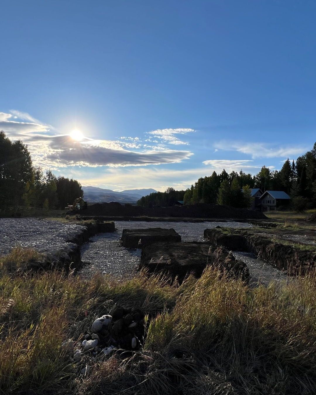 Breaking ground on our next custom home in Teton Valley! 🚜🏔️
Excavation is underway — the first step in turning thoughtful design into lasting craftsmanship. Every stage, from dirt work to final details, is intentional and sets the foundation for a high-performance home built for generations.
#BuiltByElevated #CustomHome #CraftInMotion #TetonValleyBuild #InProgress #HomeBuilders #VictorID #Excavation #ElevatedHomes