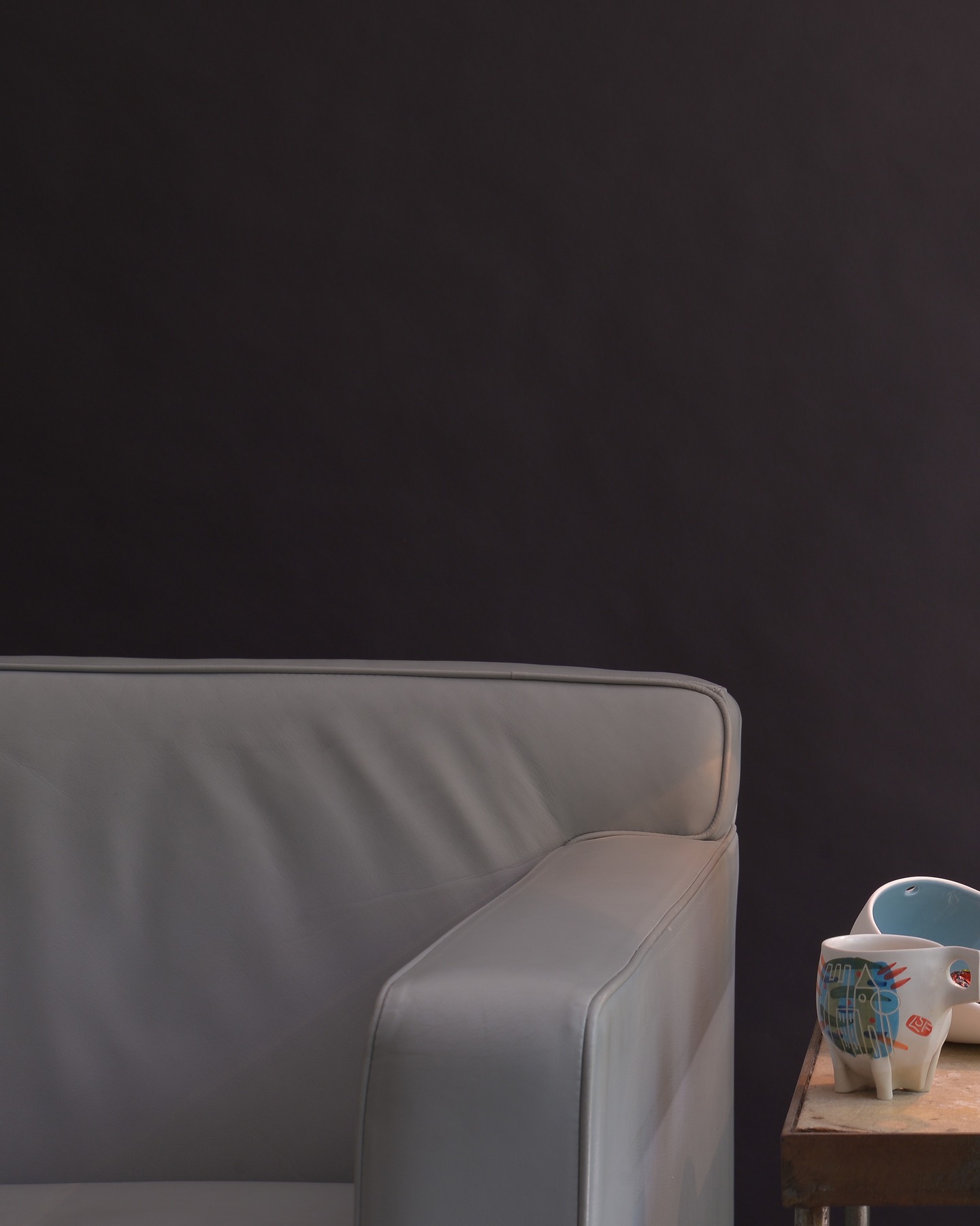 ✨ Celian de mesa: elegancia que ilumina ✨
La Celian no es solo una lámpara de mesa, es un detalle de diseño que transforma tu espacio.
Su estructura moderna y luz cálida crean el ambiente perfecto para salas, recámaras u oficinas que buscan un toque de estilo sin perder confort.
Ideal para quienes aman la decoración contemporánea y saben que la iluminación hace la diferencia.
🌟 Diseño único
🌟 Luz acogedora
🌟 Perfecta para tu mesa de noche o escritorio
👉 Descubre cómo la Celian puede darle vida a tus momentos.
#Luzerna #IluminaciónConEstilo #lamparasdemesa #decoracióncontemporánea