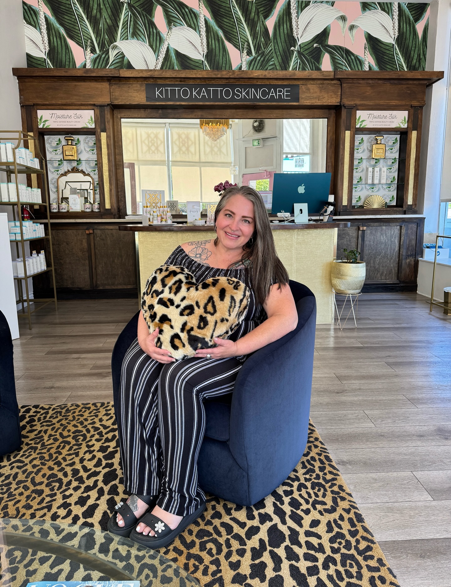 Daniela’s favorite treatment at KK is a Dermaplane combo with gua sha fusion because it instantly gives a glowy lift and your skin will feel rejuvenated from the inside out ✨
She’s been with us for over 7 years and we’re so grateful for her magical esti touch! Here’s why she loves working at KK:
“I love KK because it’s my home away from home. I truly love the KK vibe, my coworkers are family, and I love our clients - they have seen us for years!“
- Daniela 🐆
Have you had a treatment with Daniela yet? Drop some comments below on why you love to see her as your esti! 💖
#denvermedspa #medspa #esthetician #denveresthetician #guasha #tlb #lymphaticdrainagemassage #lymphaticdrainage