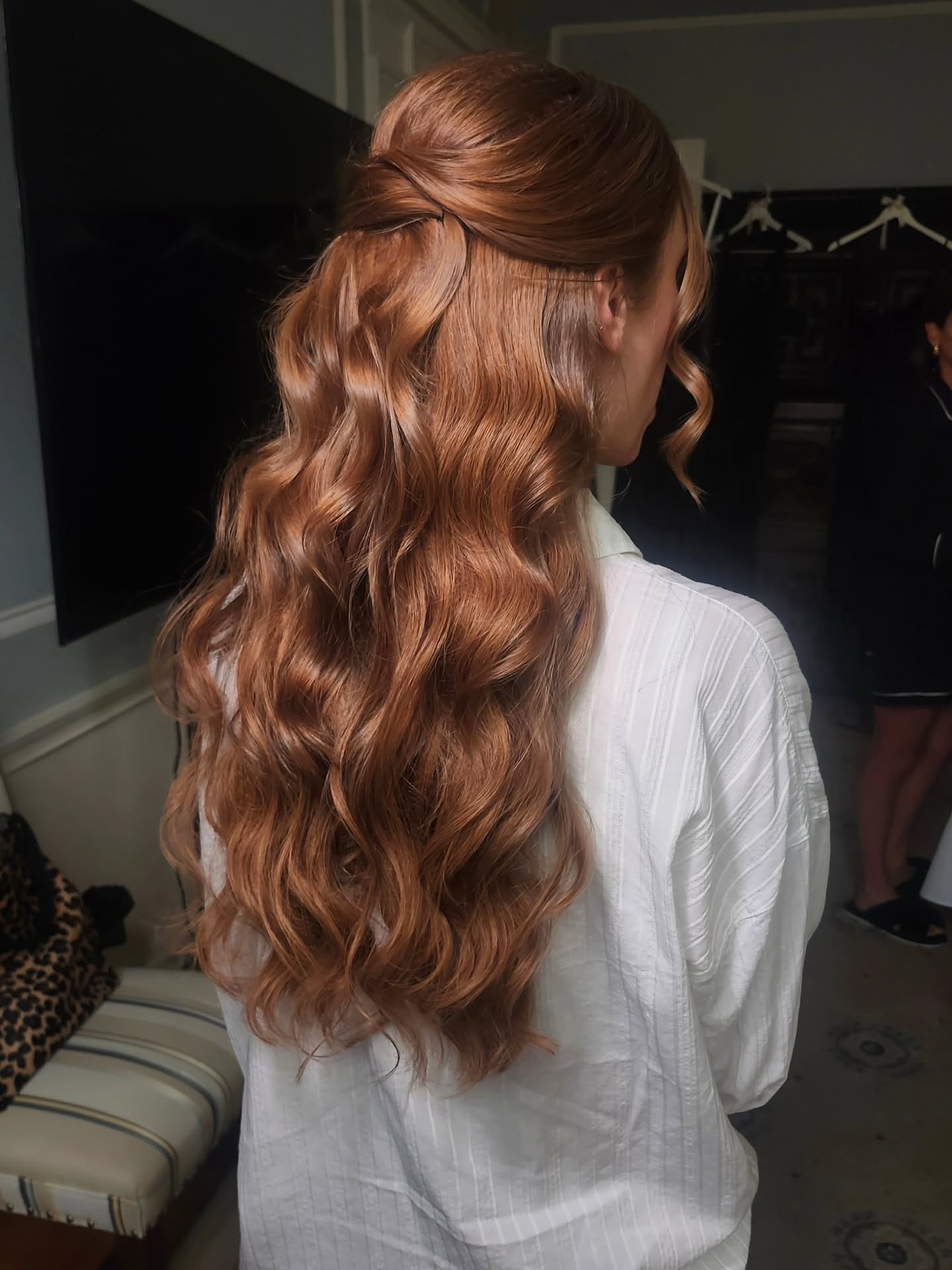 ✨️ Half-up with glam waves is truly the best of both worlds🤗
.
.
.
.
.
#updoartist #rvahairstylist #vabridalhair #bridalhairandmakeup