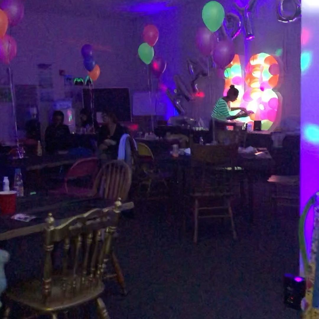 Light up your creativity at our Glow-in-the-Dark Globe Paint Party – perfect for both kids and adults! Step into our black-light studio where neon paints glow brilliantly, and create your very own dazzling globe masterpiece. Paint, party, and glow under black lights! Perfect for kids, adults, birthdays, or just for fun. 🌟
📩 Book now — spots will fill fast!
#GlowParty #PaintAndGlow #GlowInTheDarkArt #SacramentoEvents #FamilyFun #ArtParty #BlackLightArt #CreativeKids #ThingsToDoSacramento #theartofthepartysacramento