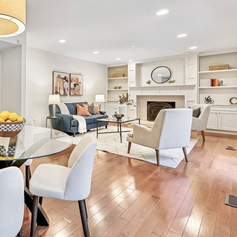 Staged to sell in North Potomac #vacantstaging #potomacrealestate #stagedfamilyroom #homestaging