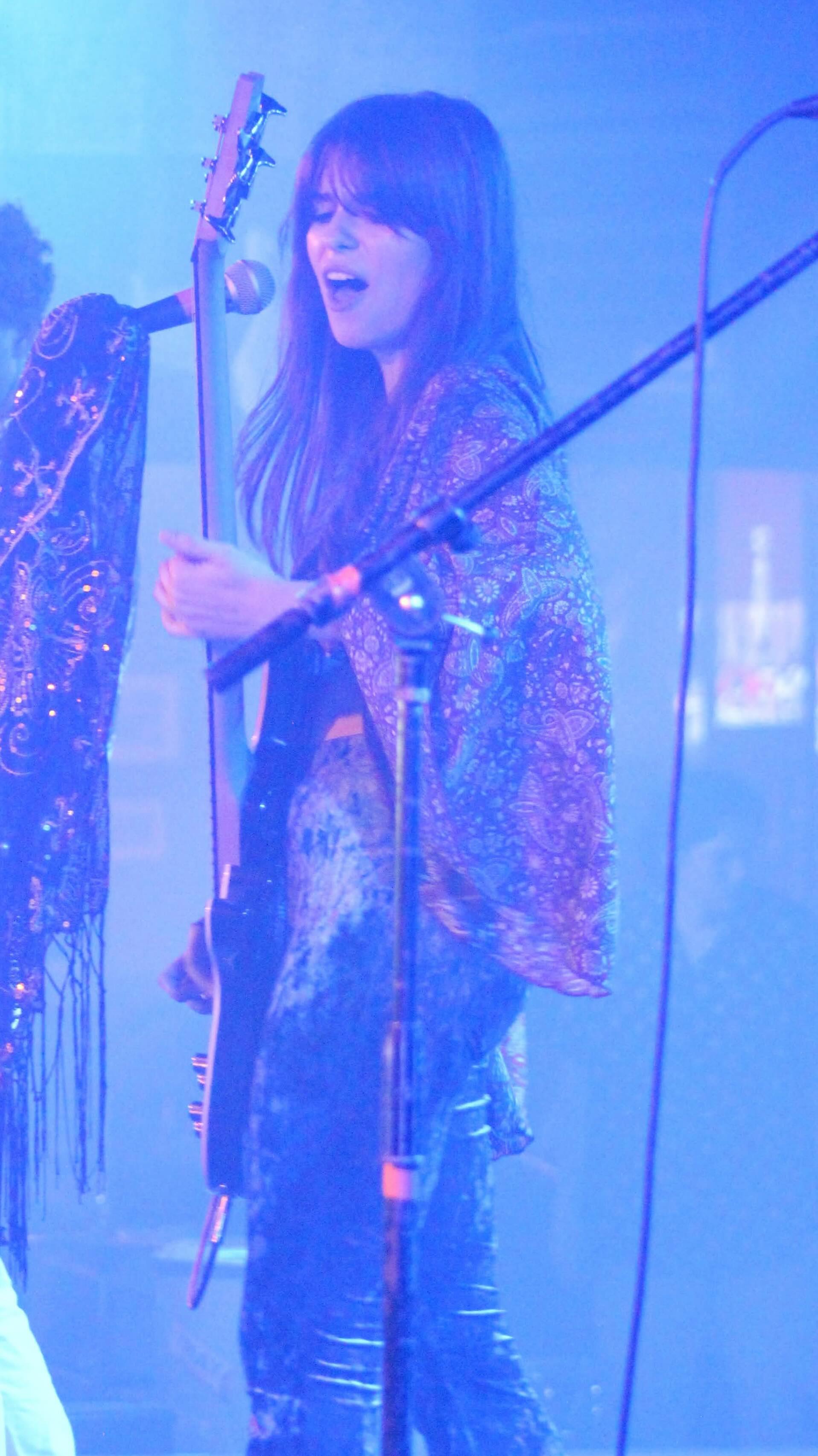 Don’t even remember the last time I practiced my instrument. Reels ain’t for the weak 😭
#upandcomingartist #girlband #newmusic #viralreels #indiebands #classicrock #musıcreels #discovermusic #touchgrass