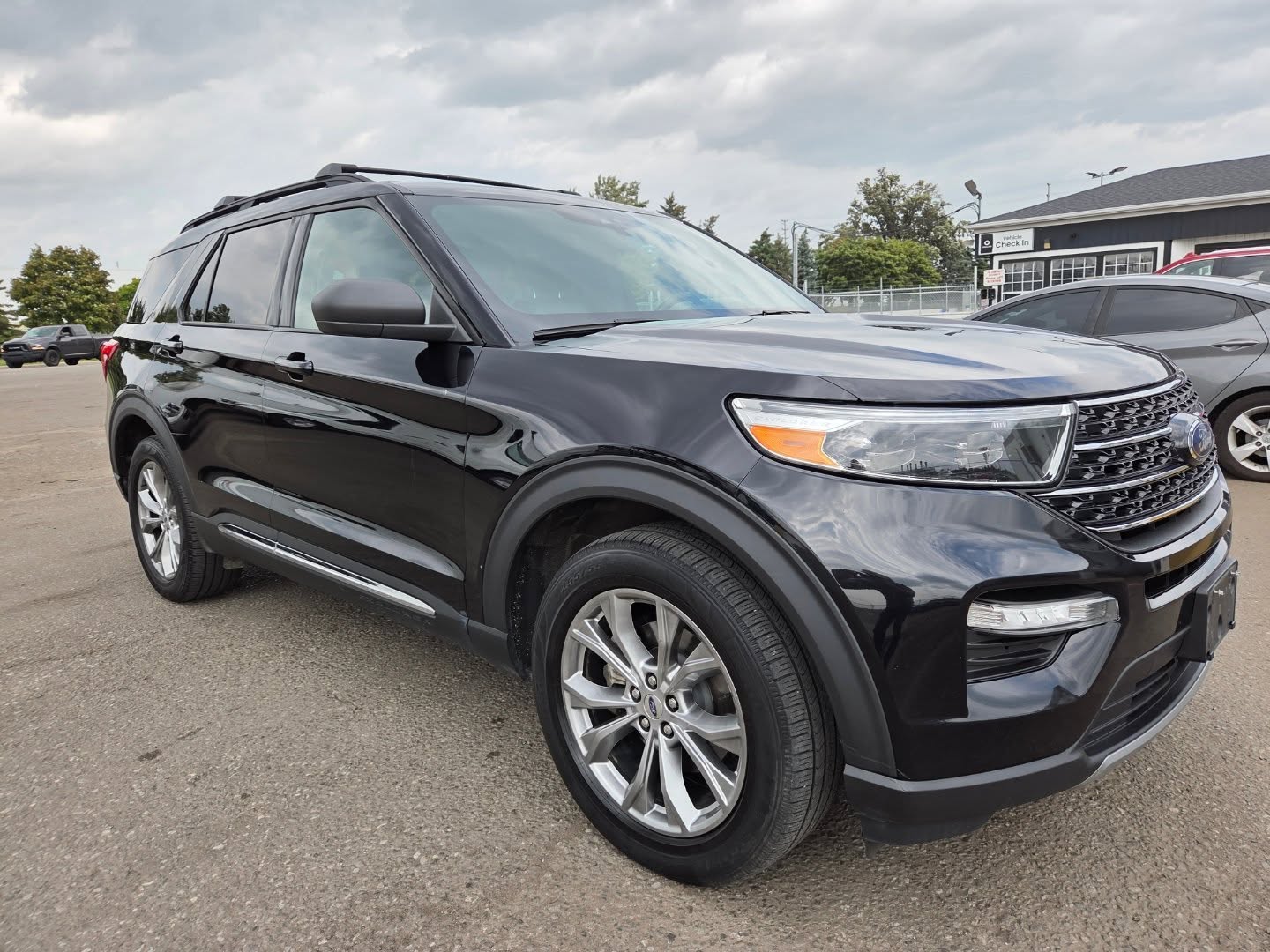 2020 Ford Explorer Xlt
#instantcash #Mississaugadealership #UniversalMotors #gtacardeals #sellmycar #fordexplorer