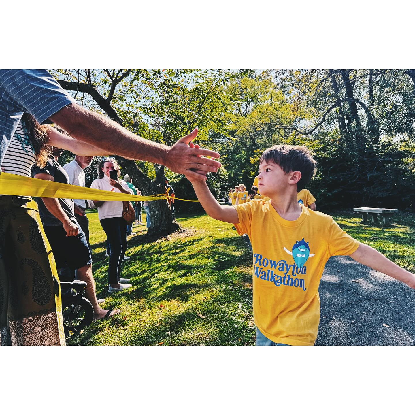 A gorgeous day for our walkathon! Thanks to everyone who donated to help us reach our fundraising goal. And all the teachers, parents and PTA for helping to pull it together βοΈπΆπ¦