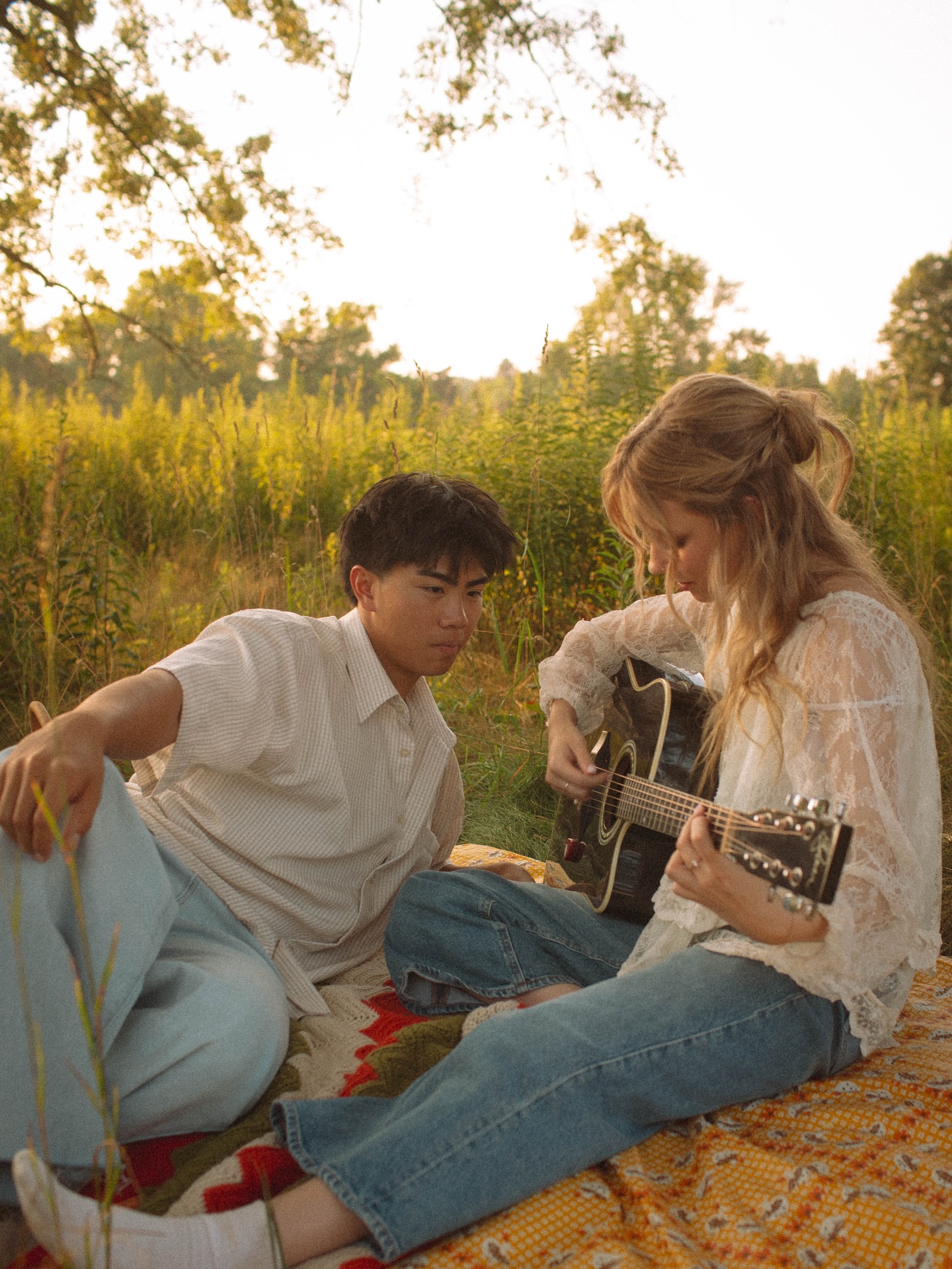 ✨ still thinking about the magic of the last content day — the laughter, the quiet in-between moments, the stories told through music and golden light. if you were part of that day, you already know the kind of creativity it sparked.
for those who joined me then, you’ll be the first to hear when the next content day drops… and yes, an early bird spot will be waiting for you.
Host: @empowered_photo
Models: @kielymetzger @ethanttrann
Picnic set up: @pearlclutchingeventsllc
Hair: @alexis_breiann
Earrings: @sabsiesbeautyjewelry